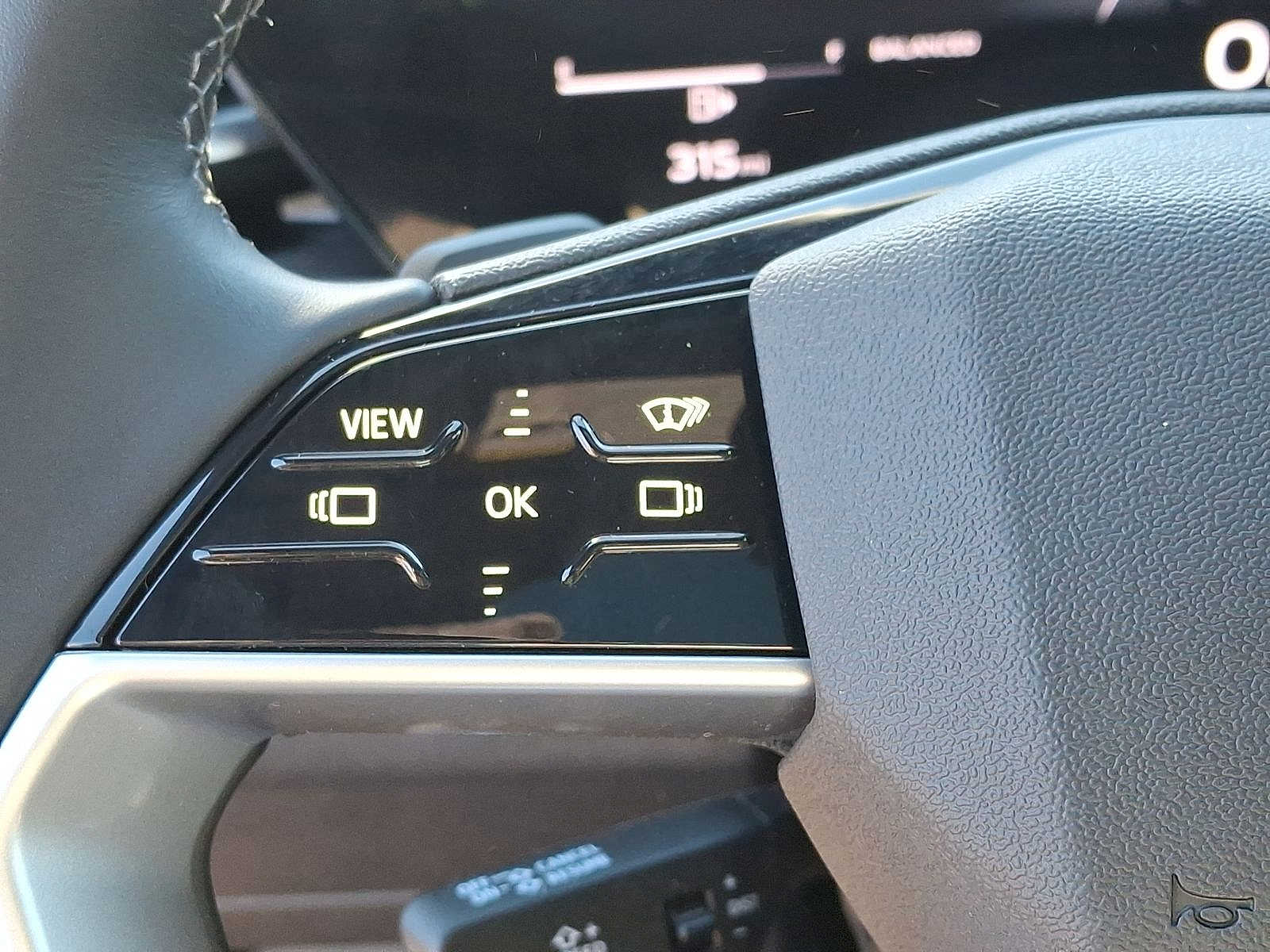 Thumbnail: 2025 Audi Q5 - 17