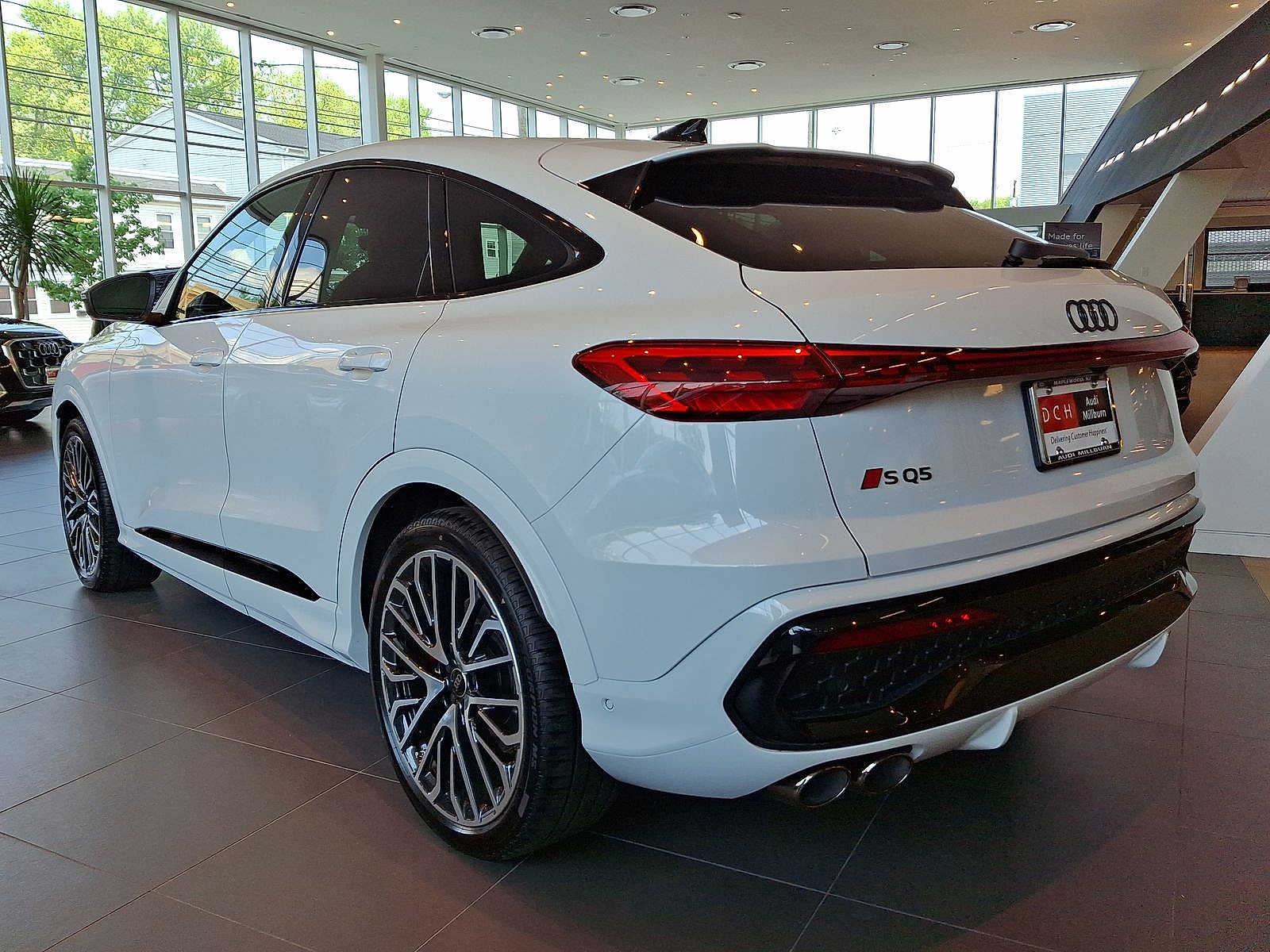 Thumbnail: 2026 Audi SQ5 - 18