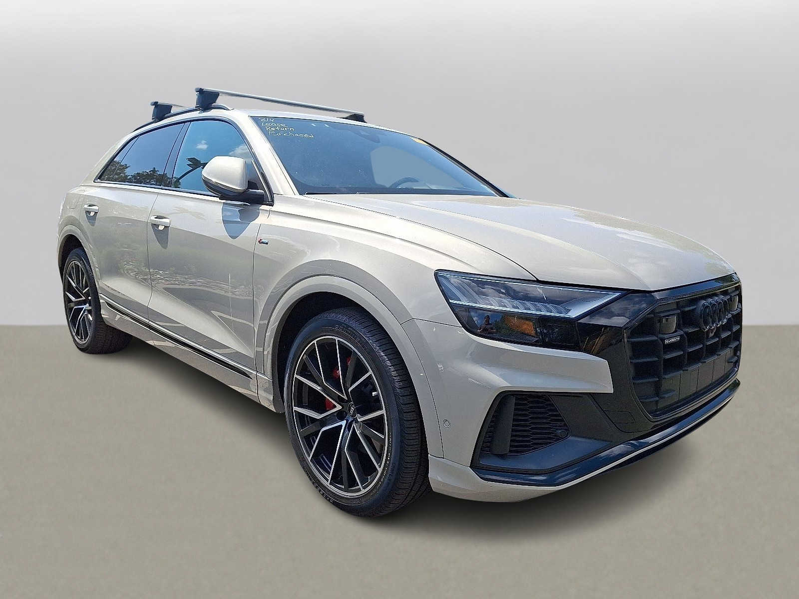 Thumbnail: 2022 Audi Q8 - 2