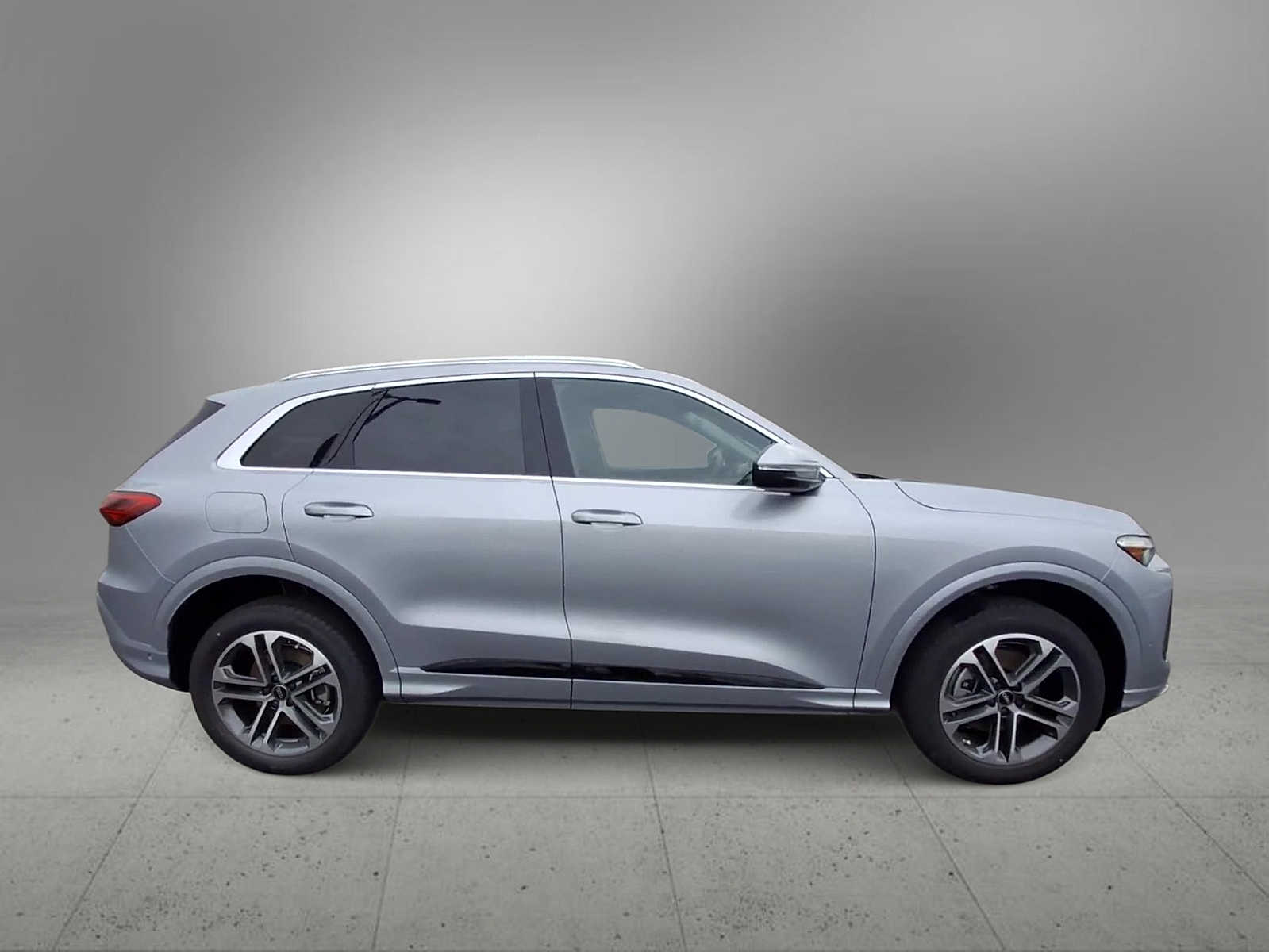 Thumbnail: 2025 Audi Q5 - 9