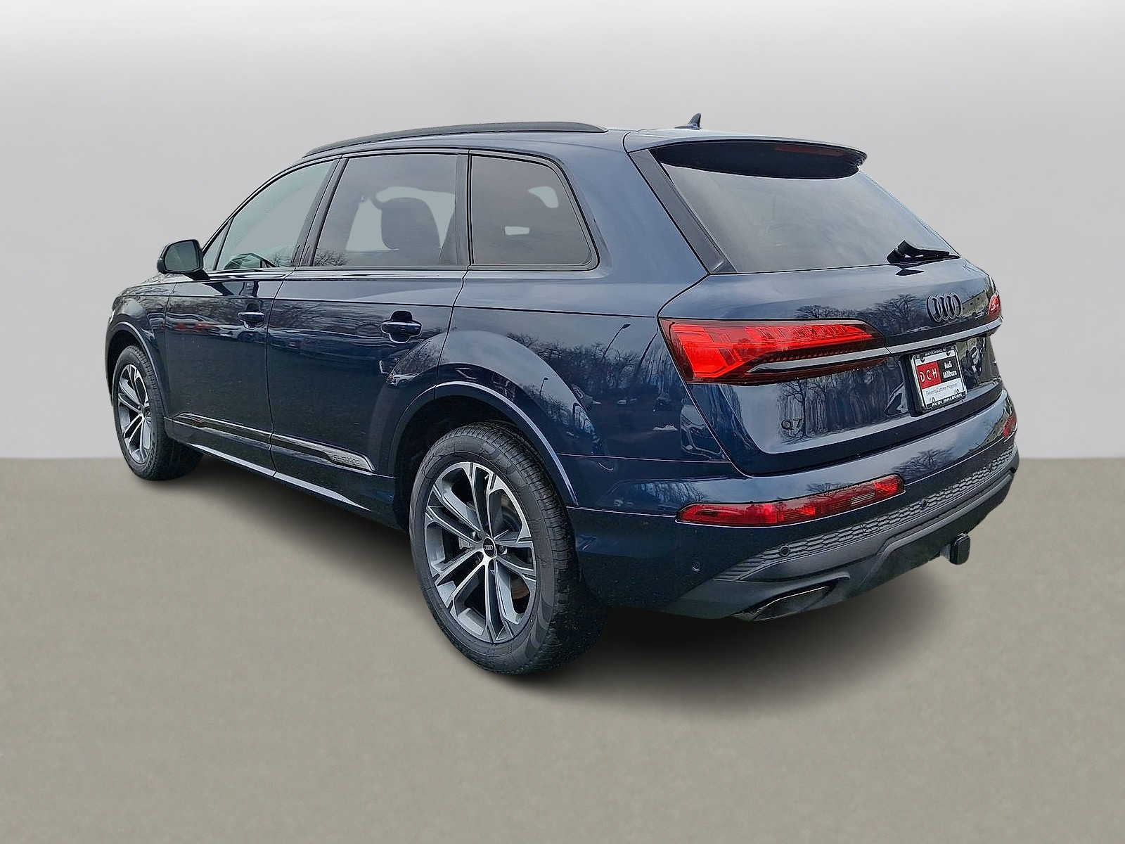 Thumbnail: 2026 Audi Q7 - 12