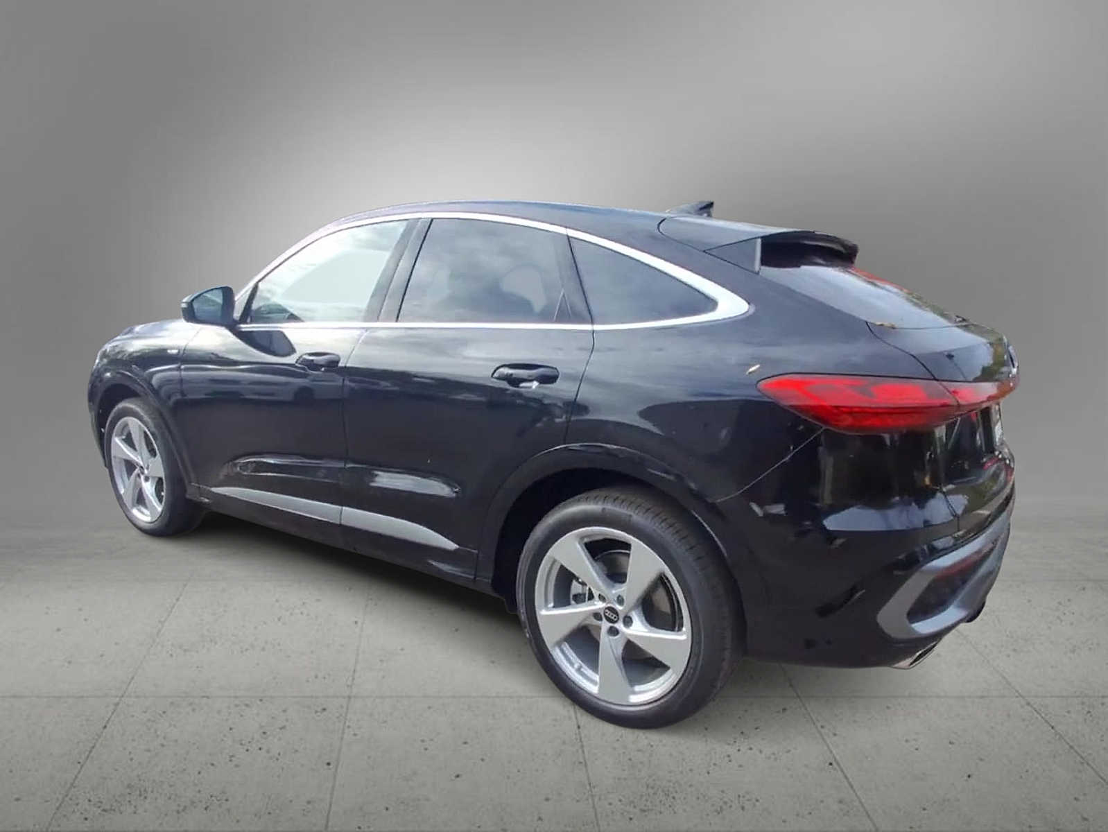 Thumbnail: 2025 Audi Q5 - 6