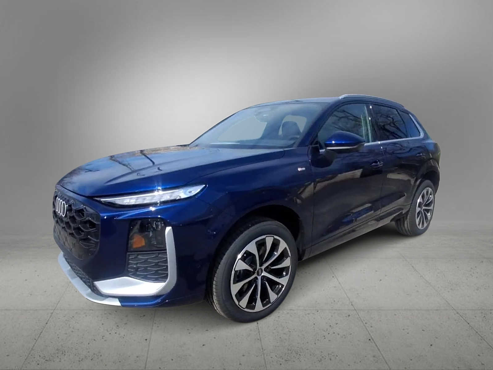 Thumbnail: 2026 Audi Q3 - 4