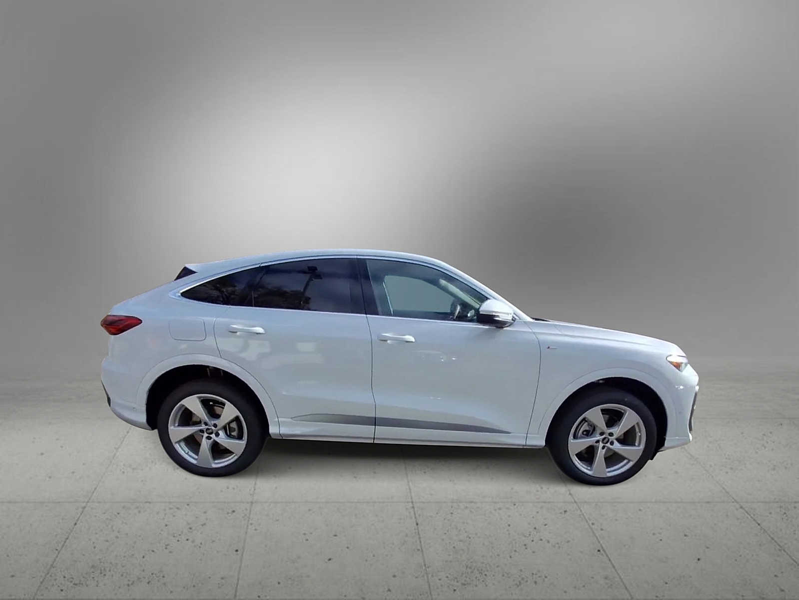 Thumbnail: 2025 Audi Q5 - 9