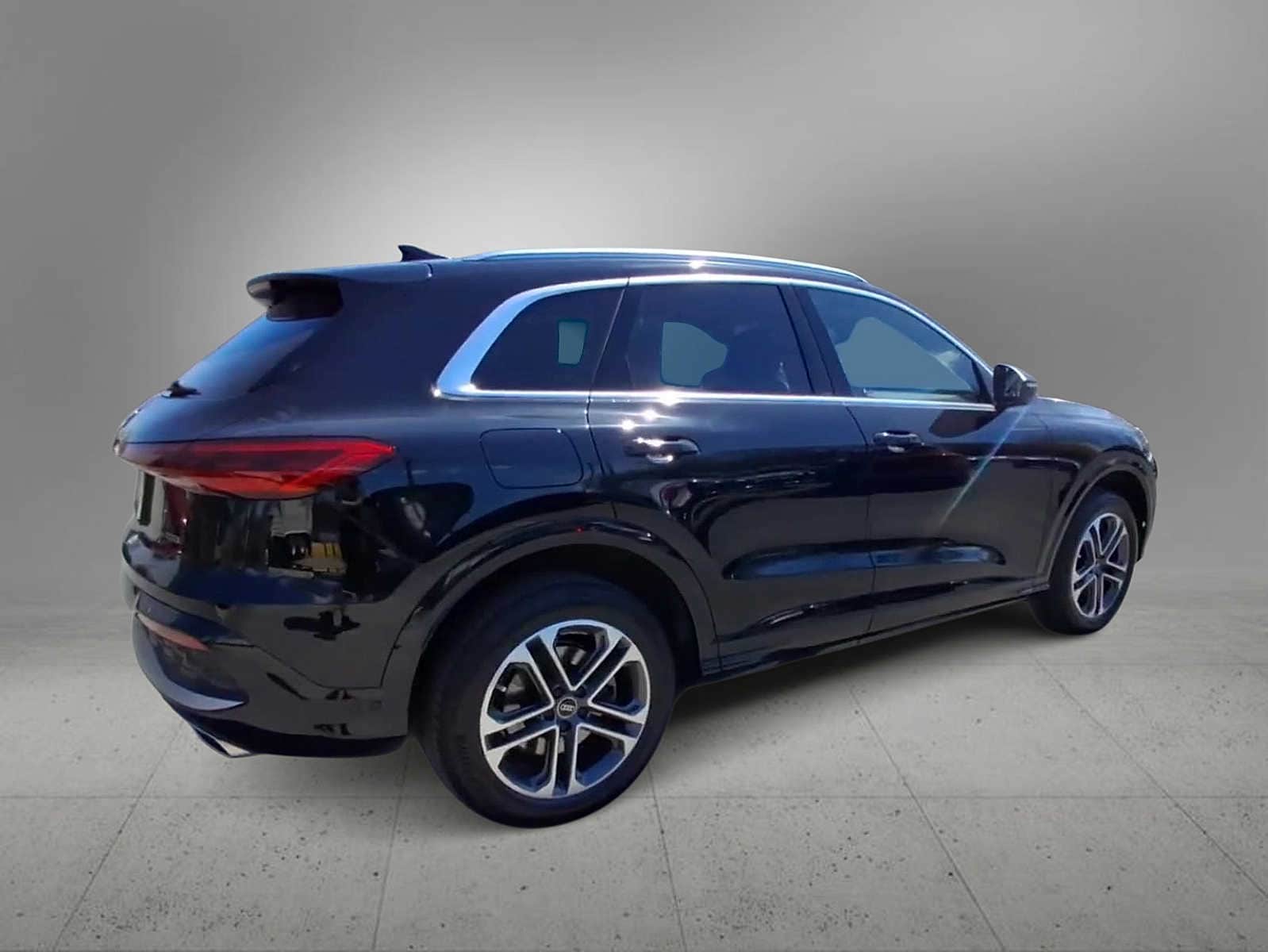 Thumbnail: 2025 Audi Q5 - 8