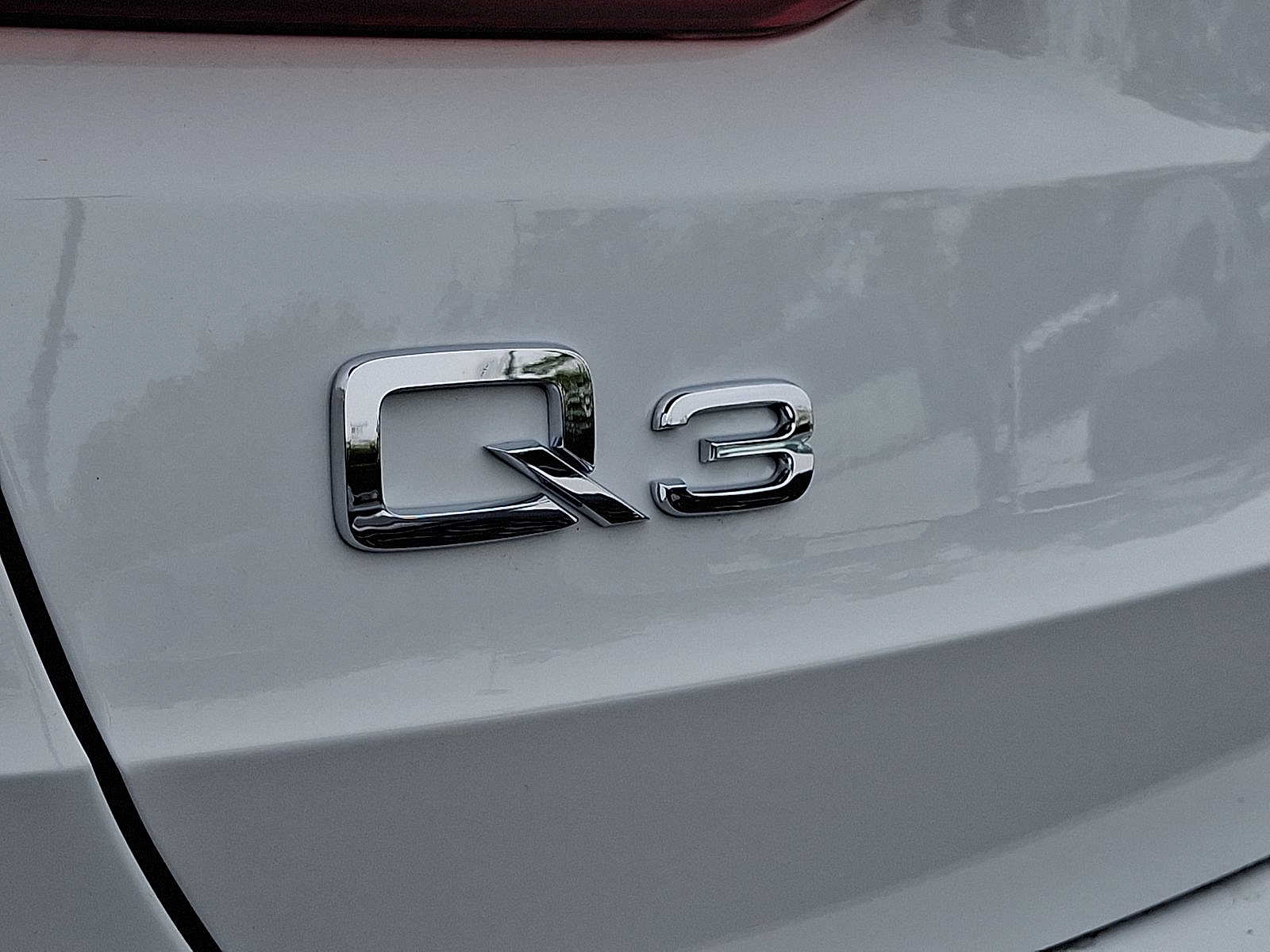 Thumbnail: 2025 Audi Q3 - 17