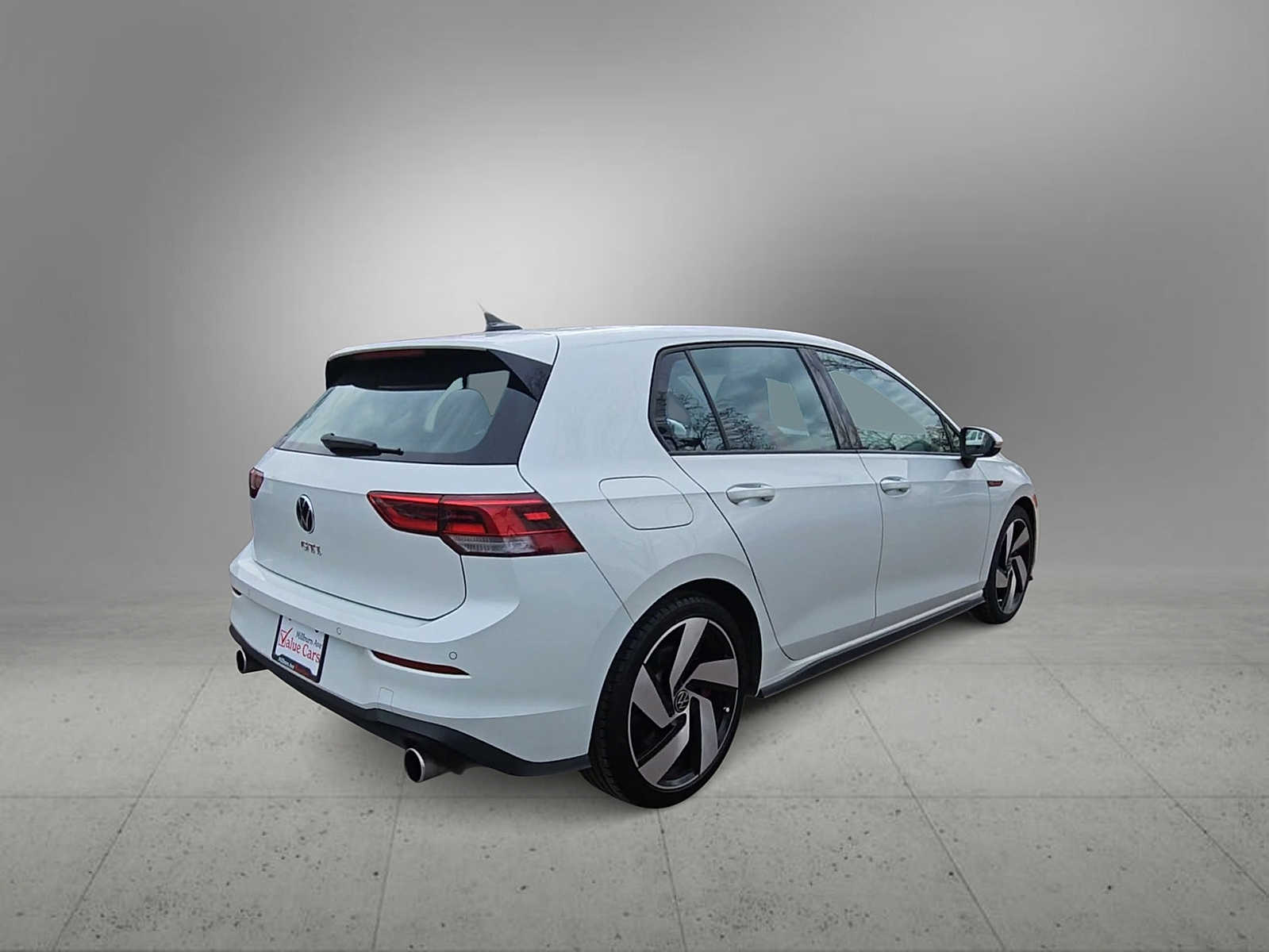 Thumbnail: 2023 Volkswagen Golf - 8