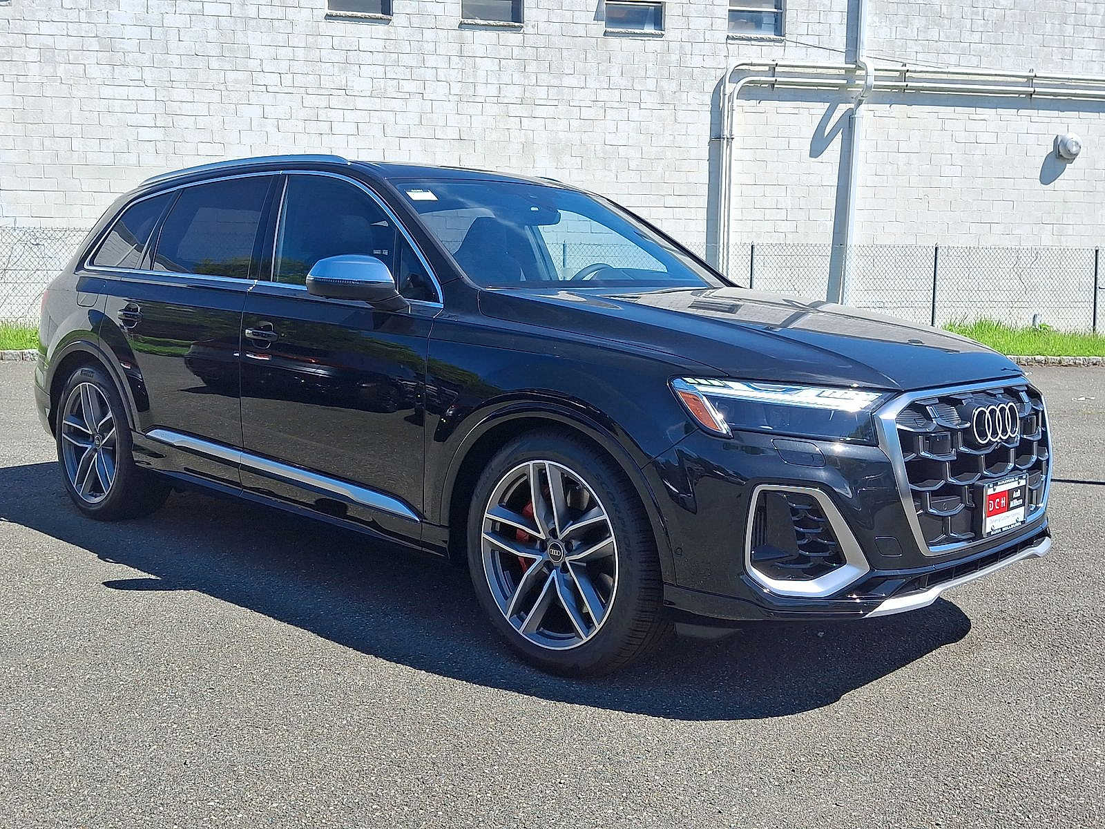 Thumbnail: 2025 Audi SQ7 - 10