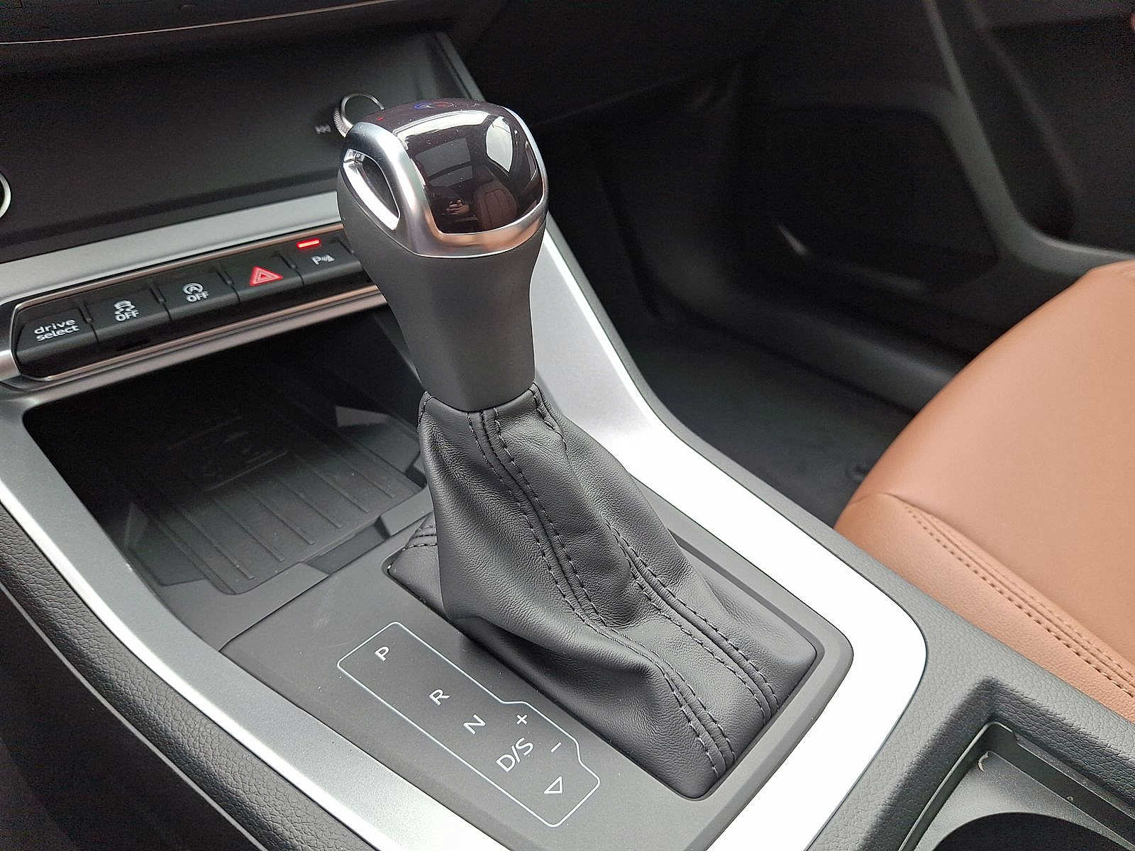 Thumbnail: 2025 Audi Q3 - 13