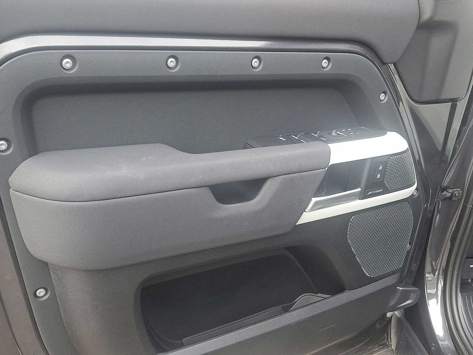 Thumbnail: 2023 Land Rover Defender - 10