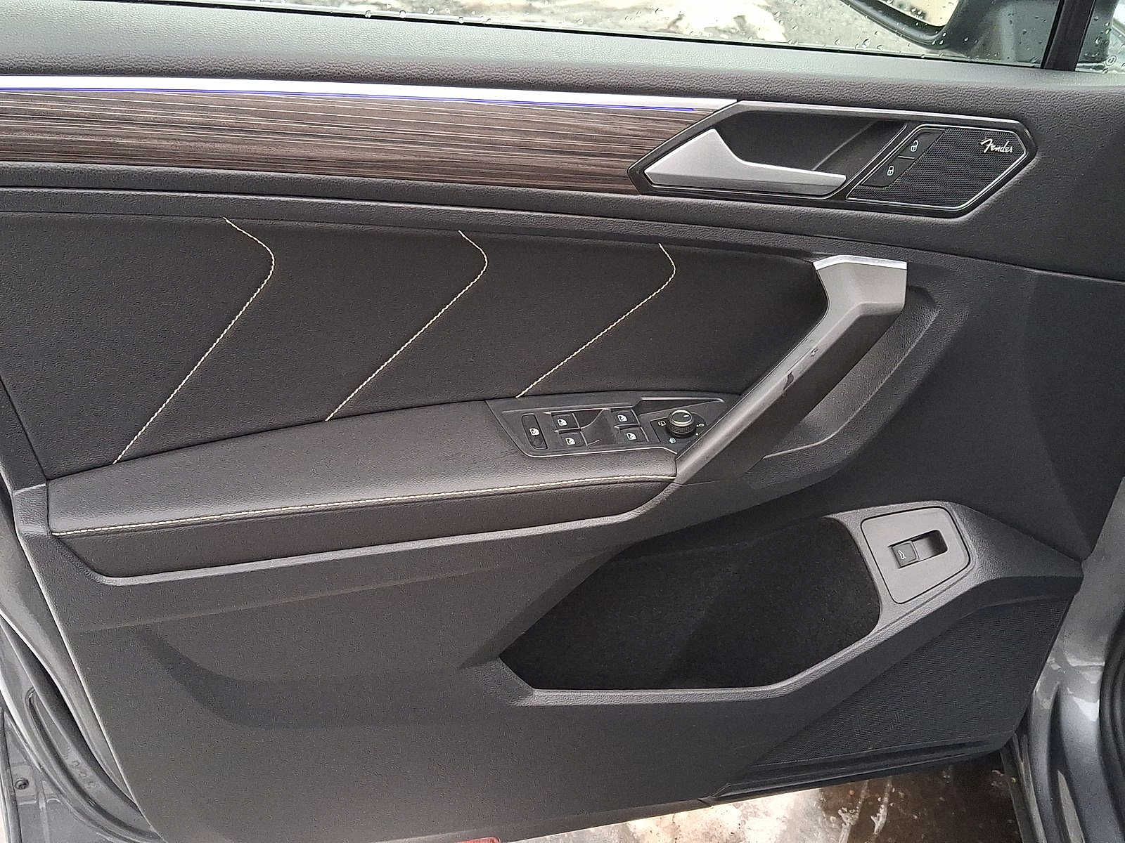 Thumbnail: 2022 Volkswagen Tiguan - 10