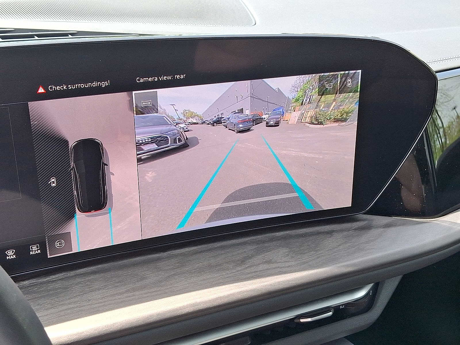 Thumbnail: 2025 Audi Q5 - 15