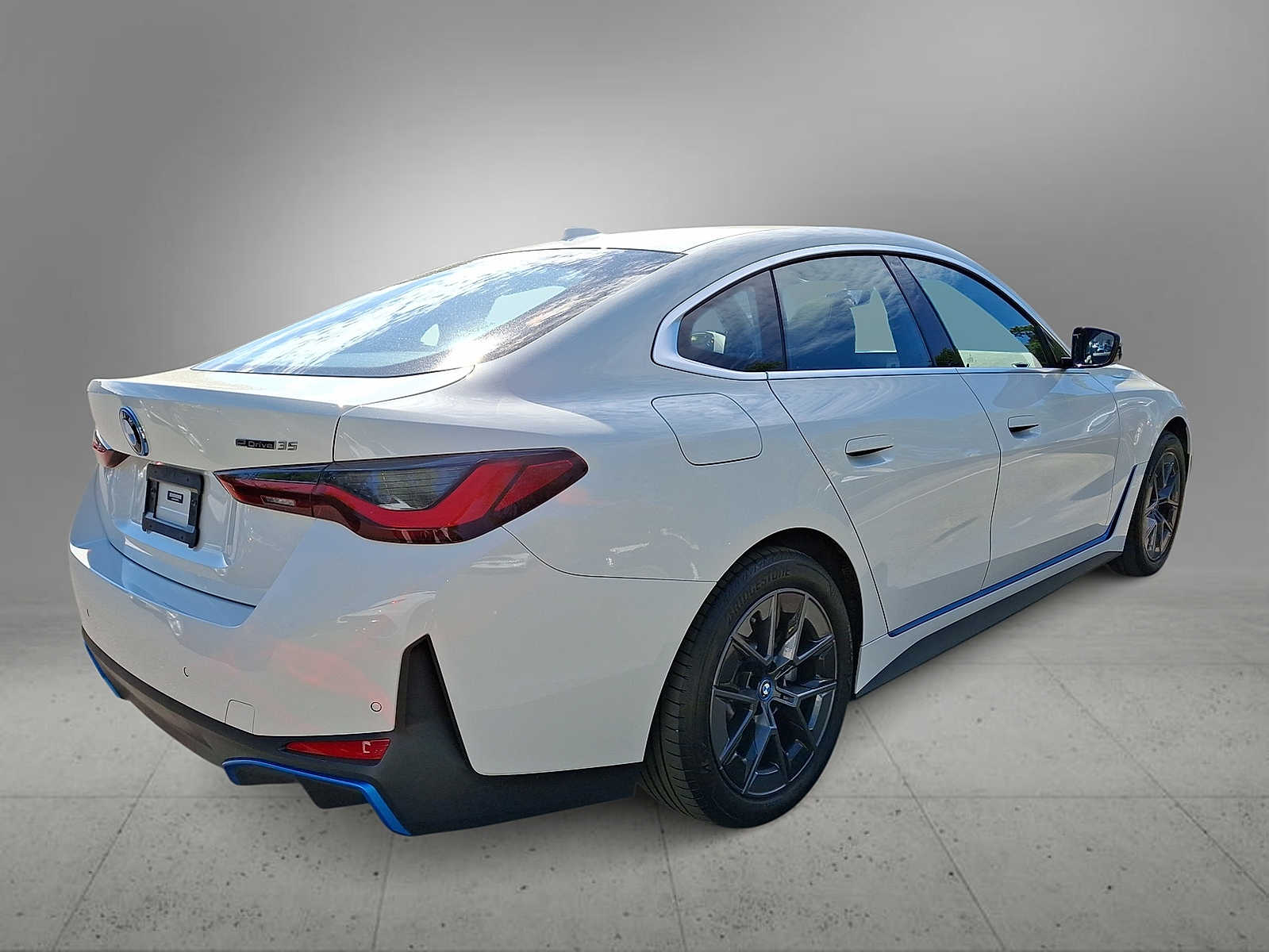 Thumbnail: 2023 BMW i4 - 7