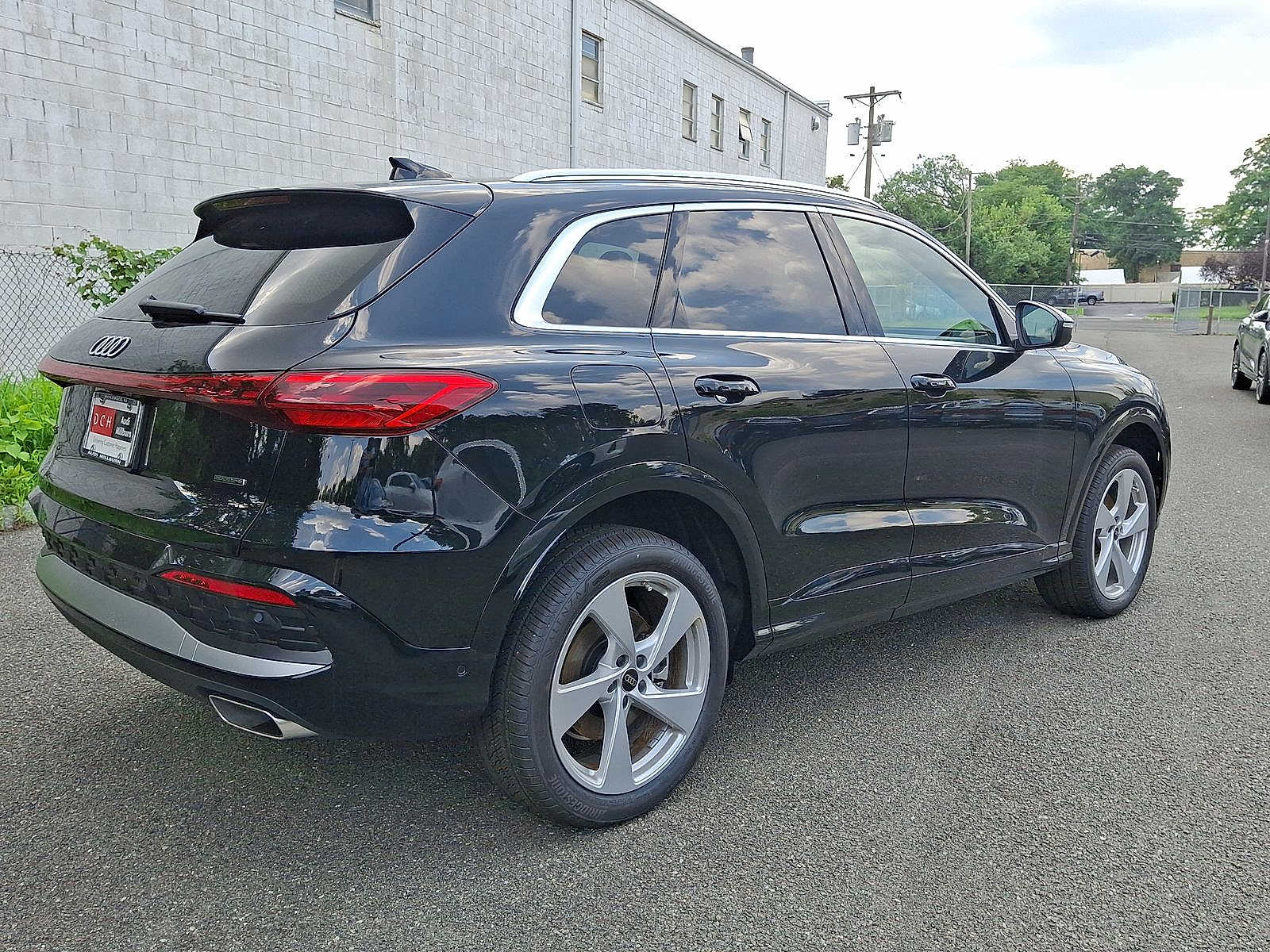 Thumbnail: 2025 Audi Q5 - 12