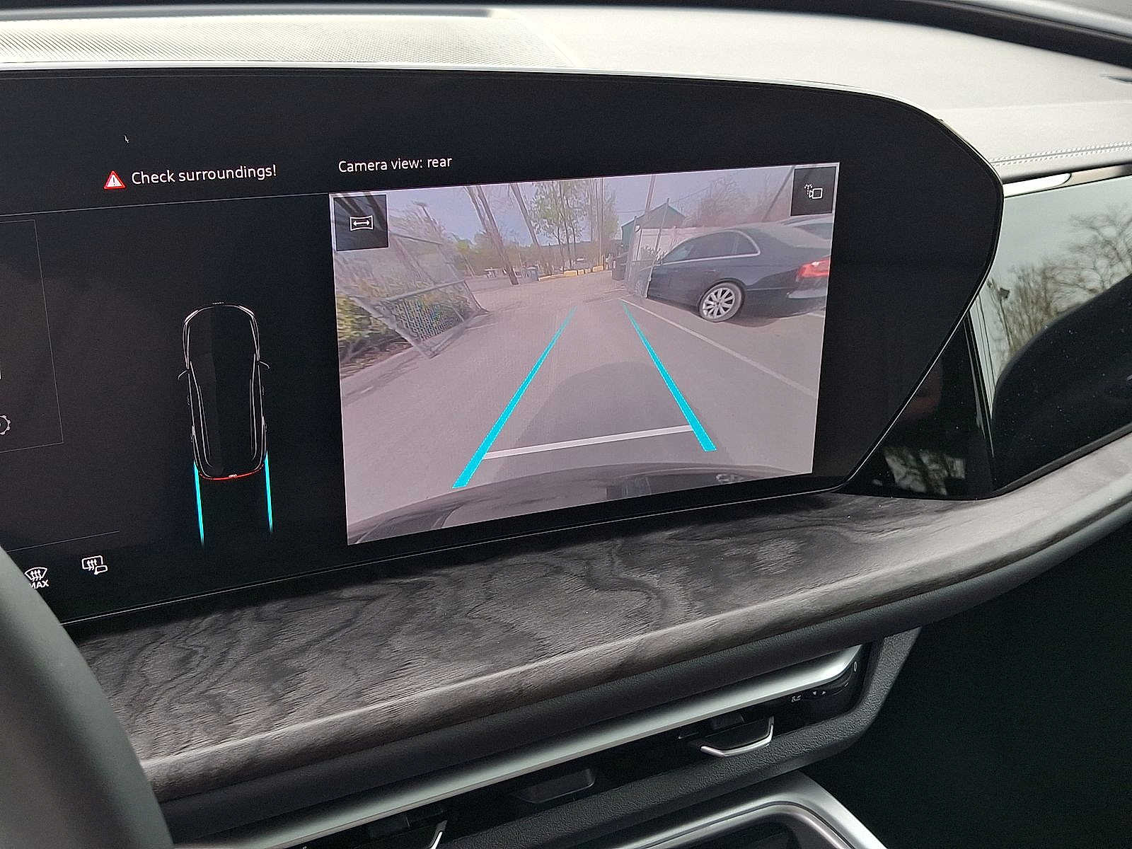 Thumbnail: 2025 Audi Q5 - 15