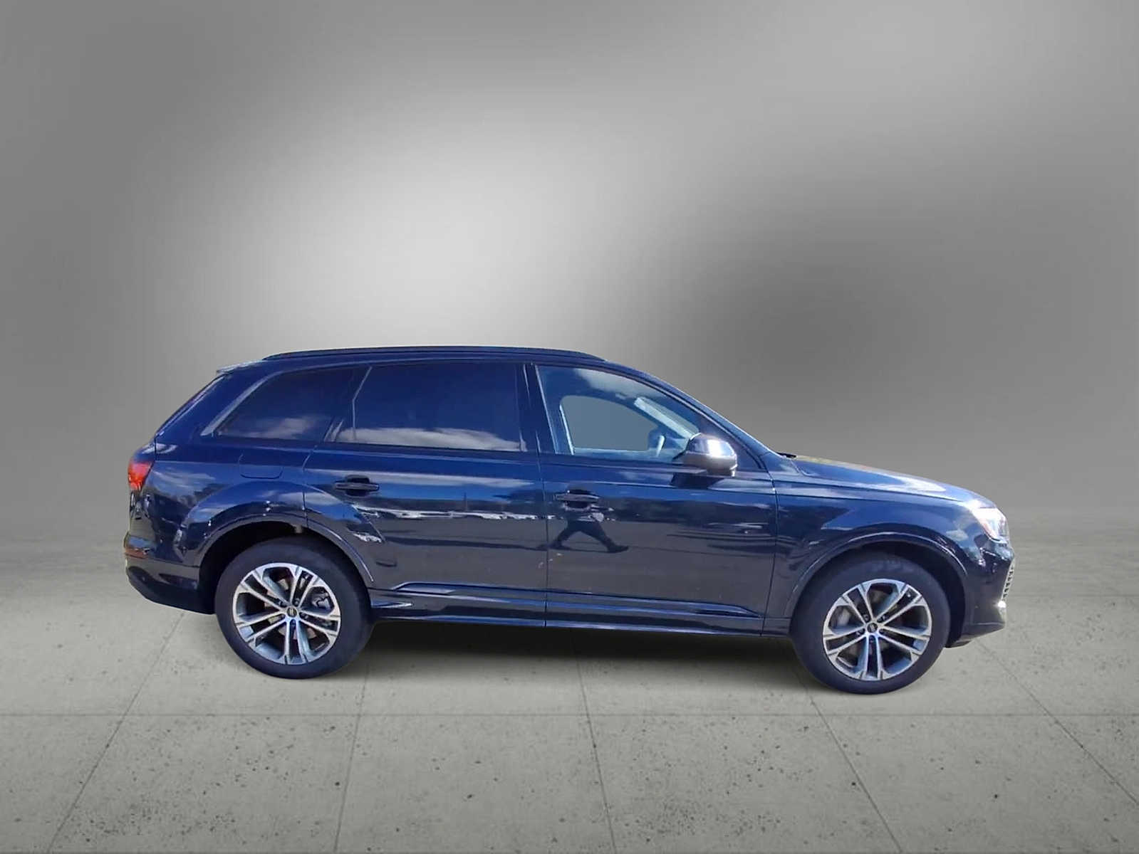 Thumbnail: 2026 Audi Q7 - 9