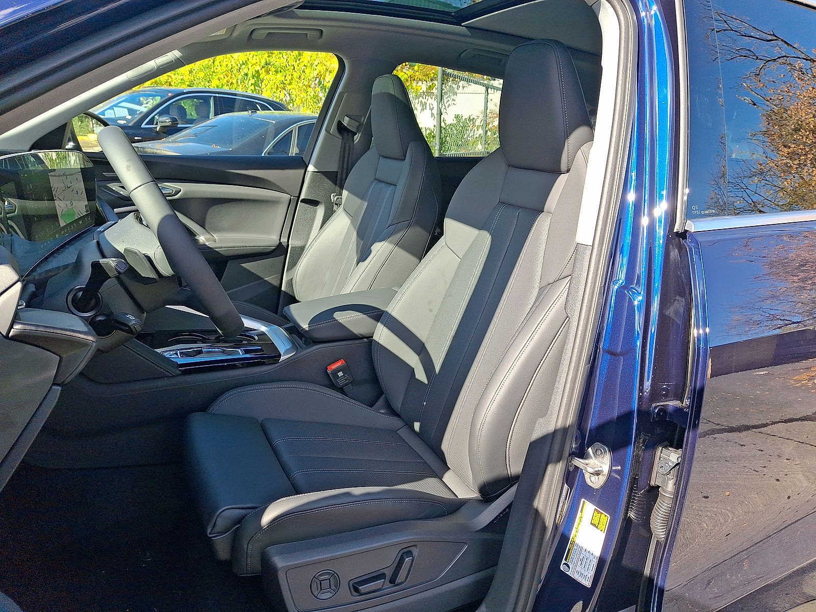 Thumbnail: 2025 Audi Q5 - 13