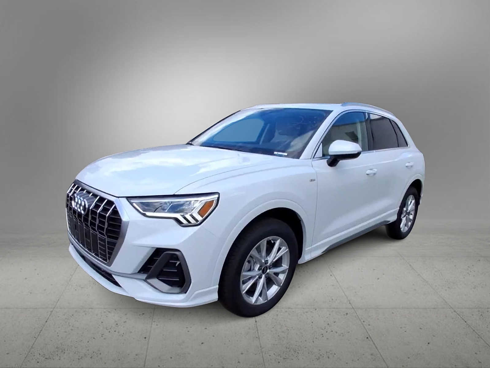 Thumbnail: 2025 Audi Q3 - 4