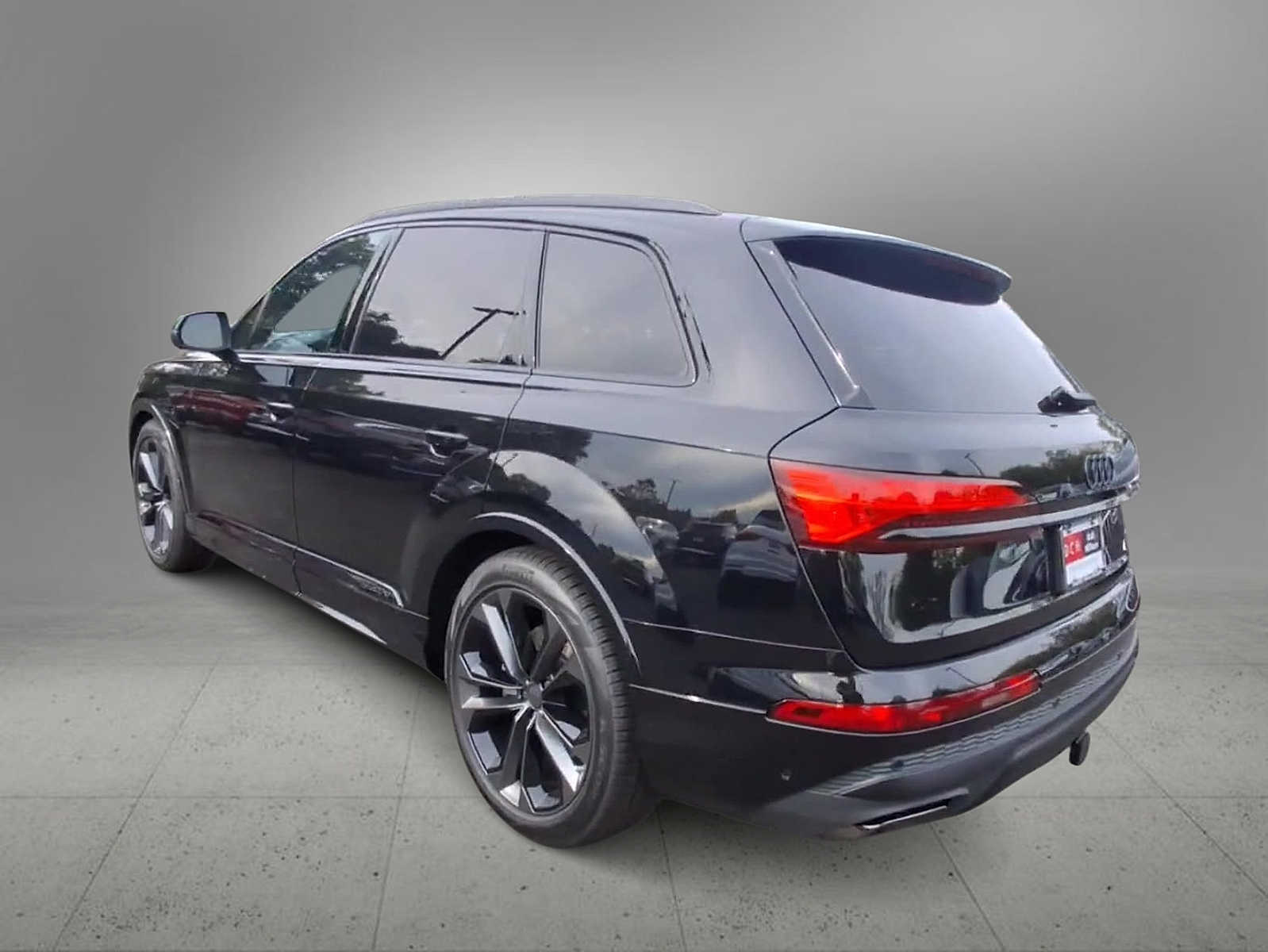 Thumbnail: 2026 Audi Q7 - 6