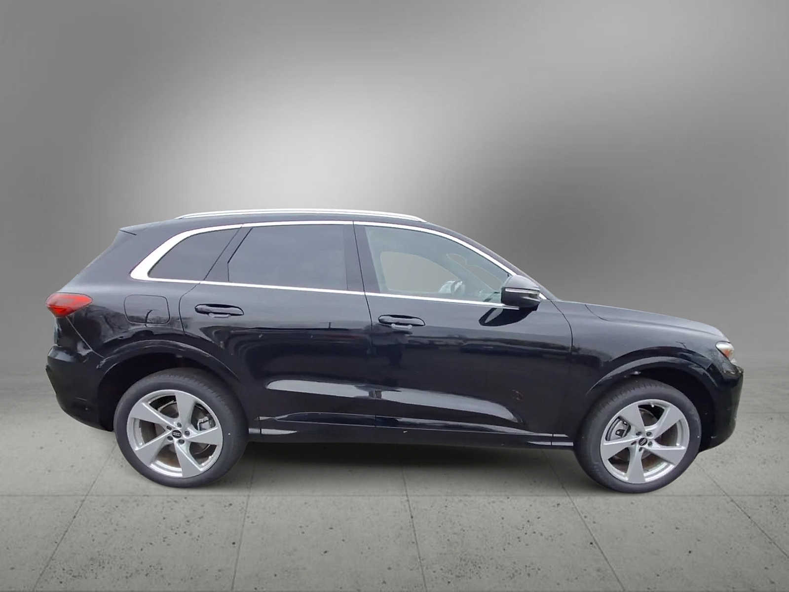 Thumbnail: 2025 Audi Q5 - 9