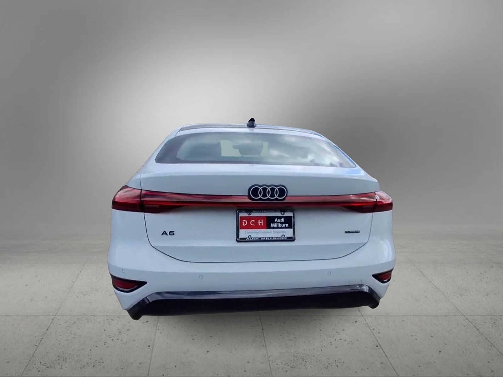 Thumbnail: 2025 Audi e-tron S - 7