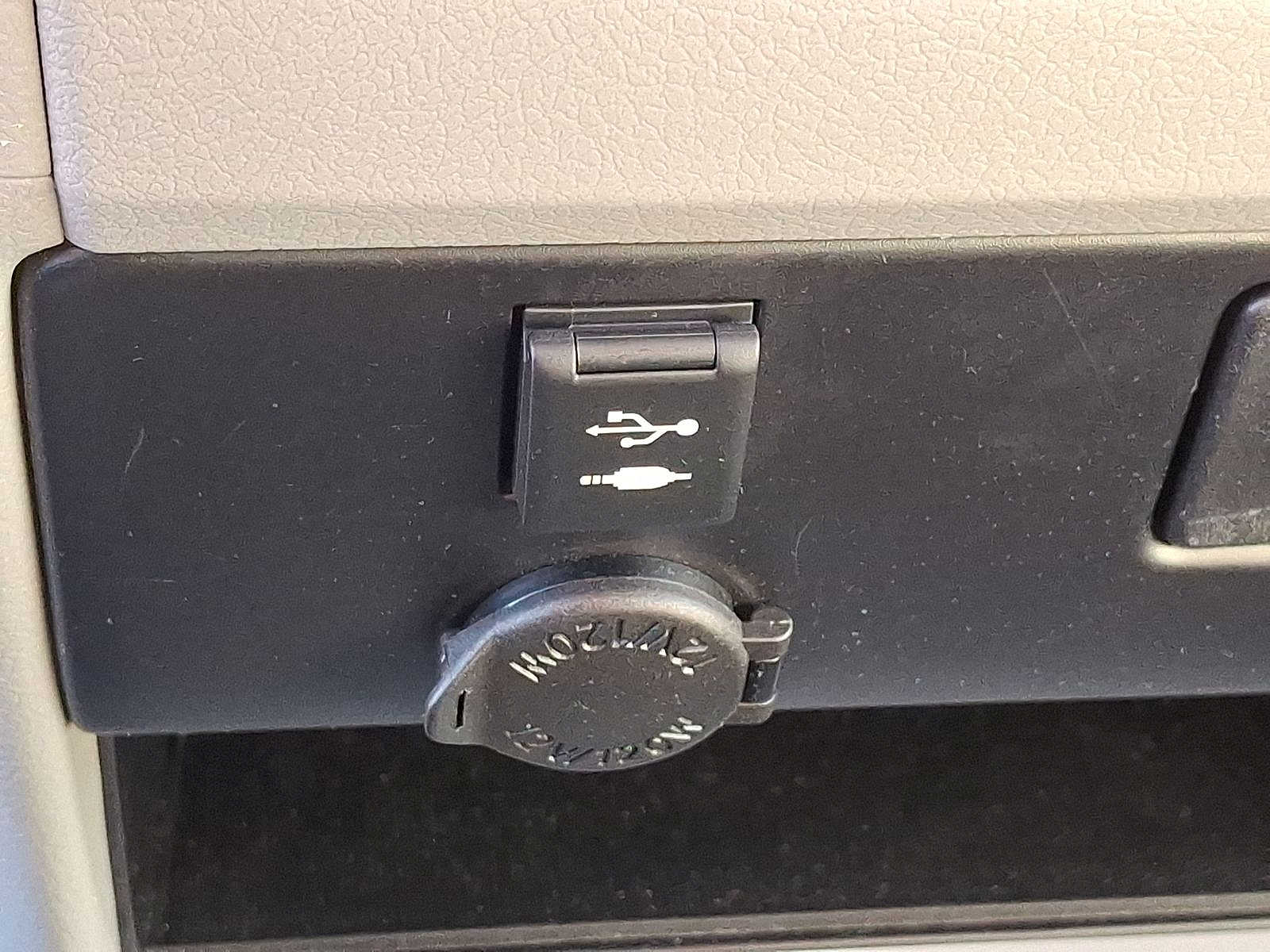 Thumbnail: 2020 Toyota Sienna - 19