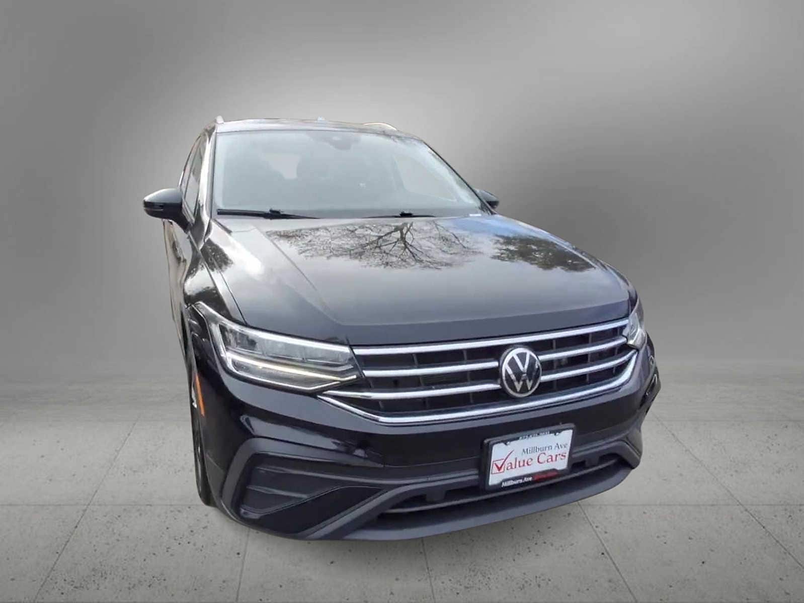 Thumbnail: 2024 Volkswagen Tiguan - 3