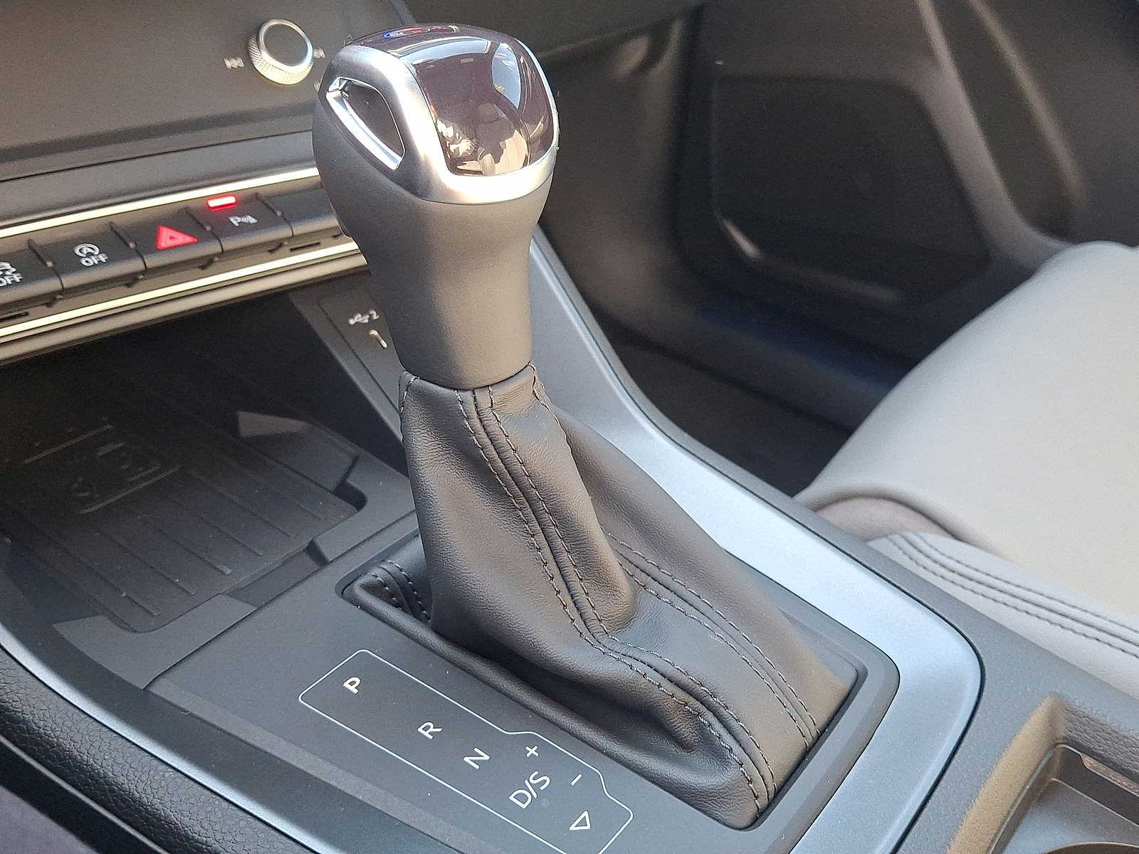 Thumbnail: 2025 Audi Q3 - 13