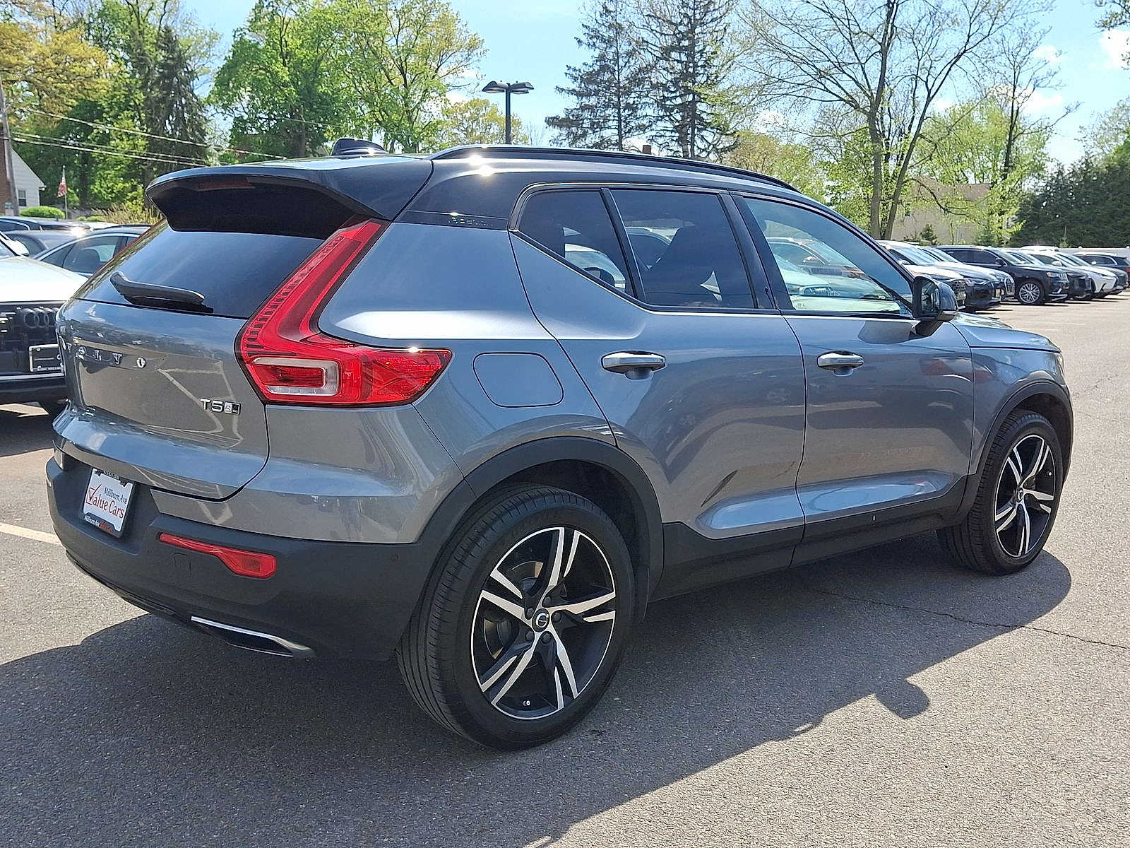 Thumbnail: 2019 Volvo XC40 - 25