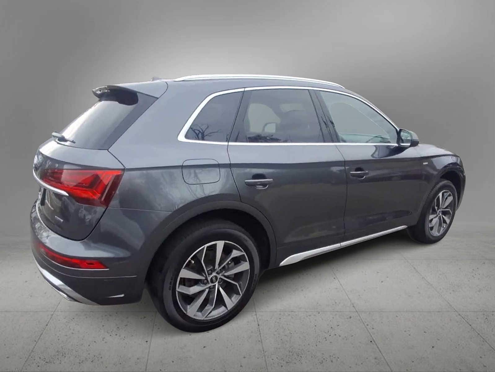 Thumbnail: 2022 Audi Q5 - 8