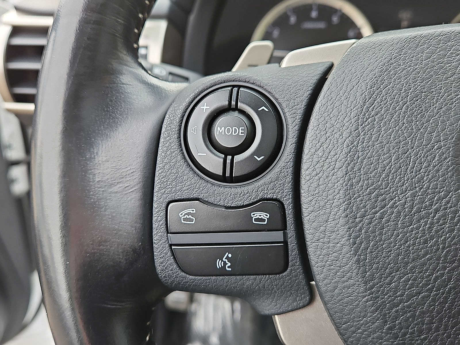 Thumbnail: 2016 Lexus IS - 17