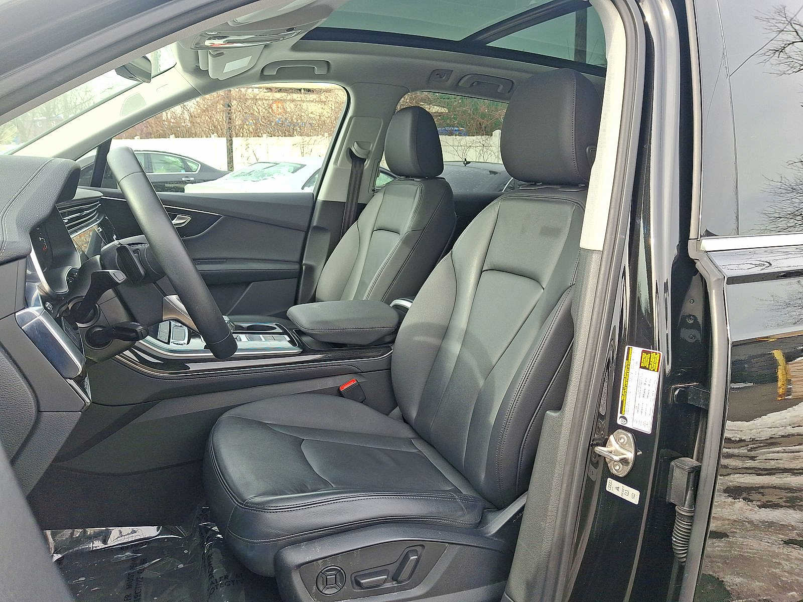 Thumbnail: 2023 Audi Q7 - 10