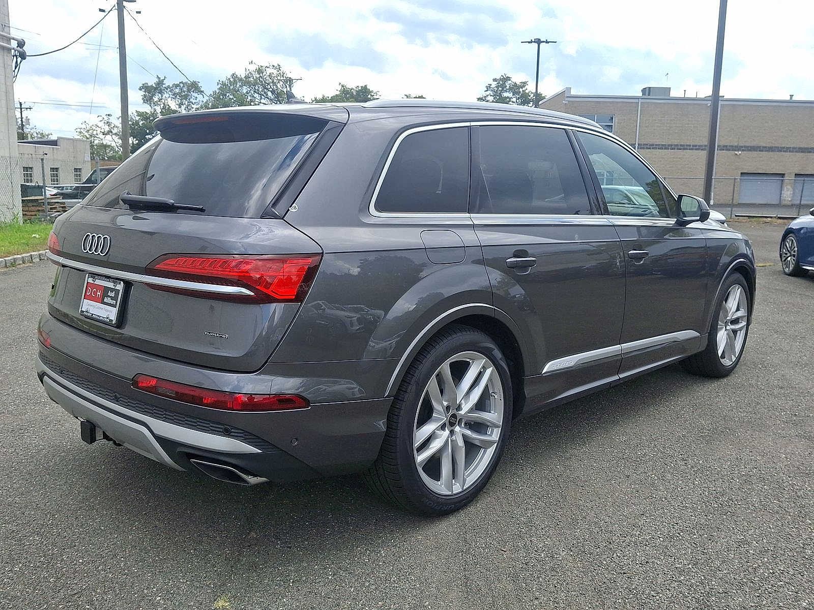 Thumbnail: 2025 Audi Q7 - 12