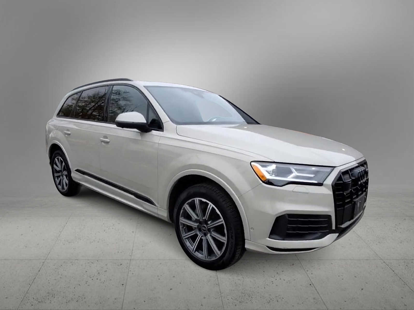 Thumbnail: 2023 Audi Q7 - 2