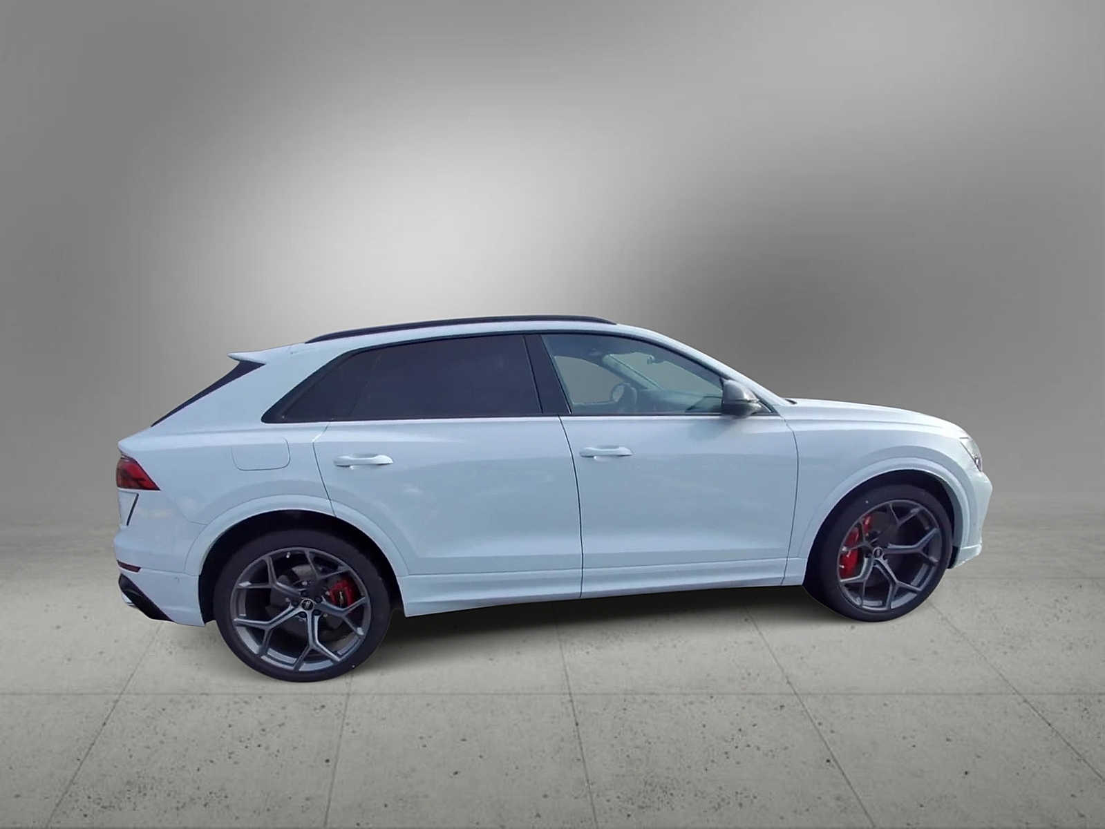 Thumbnail: 2025 Audi RS Q8 - 9