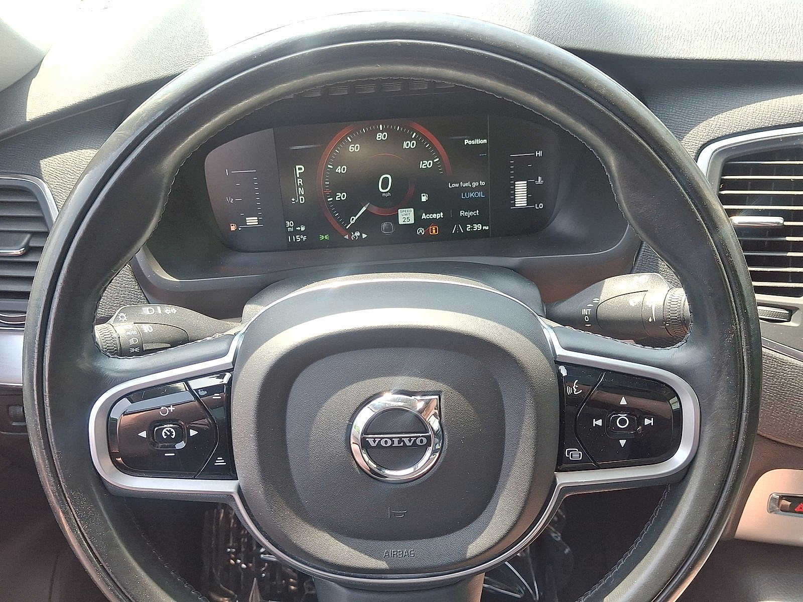 Thumbnail: 2018 Volvo XC90 - 16