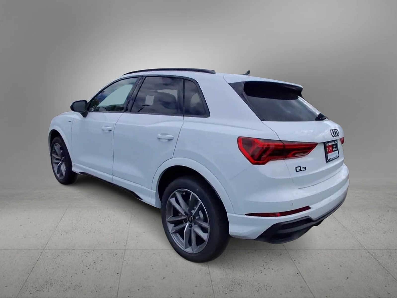 Thumbnail: 2025 Audi Q3 - 6