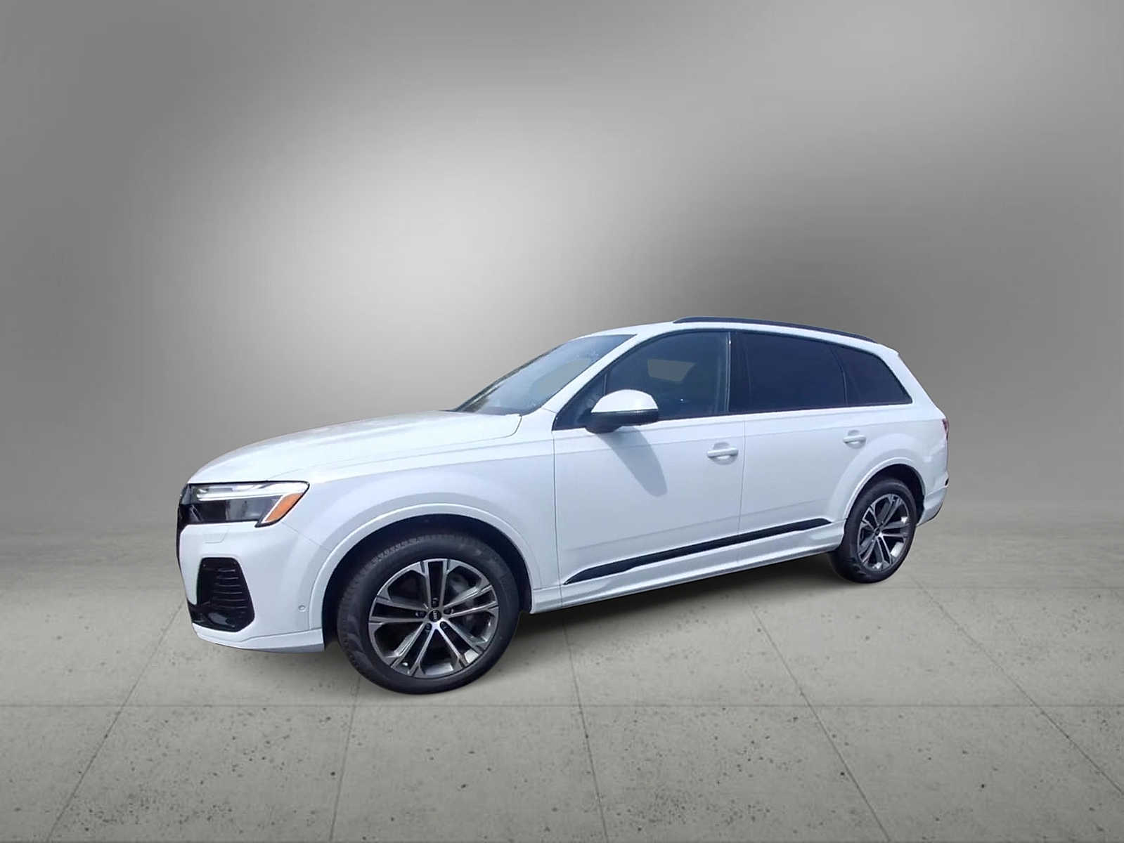 Thumbnail: 2026 Audi Q7 - 4