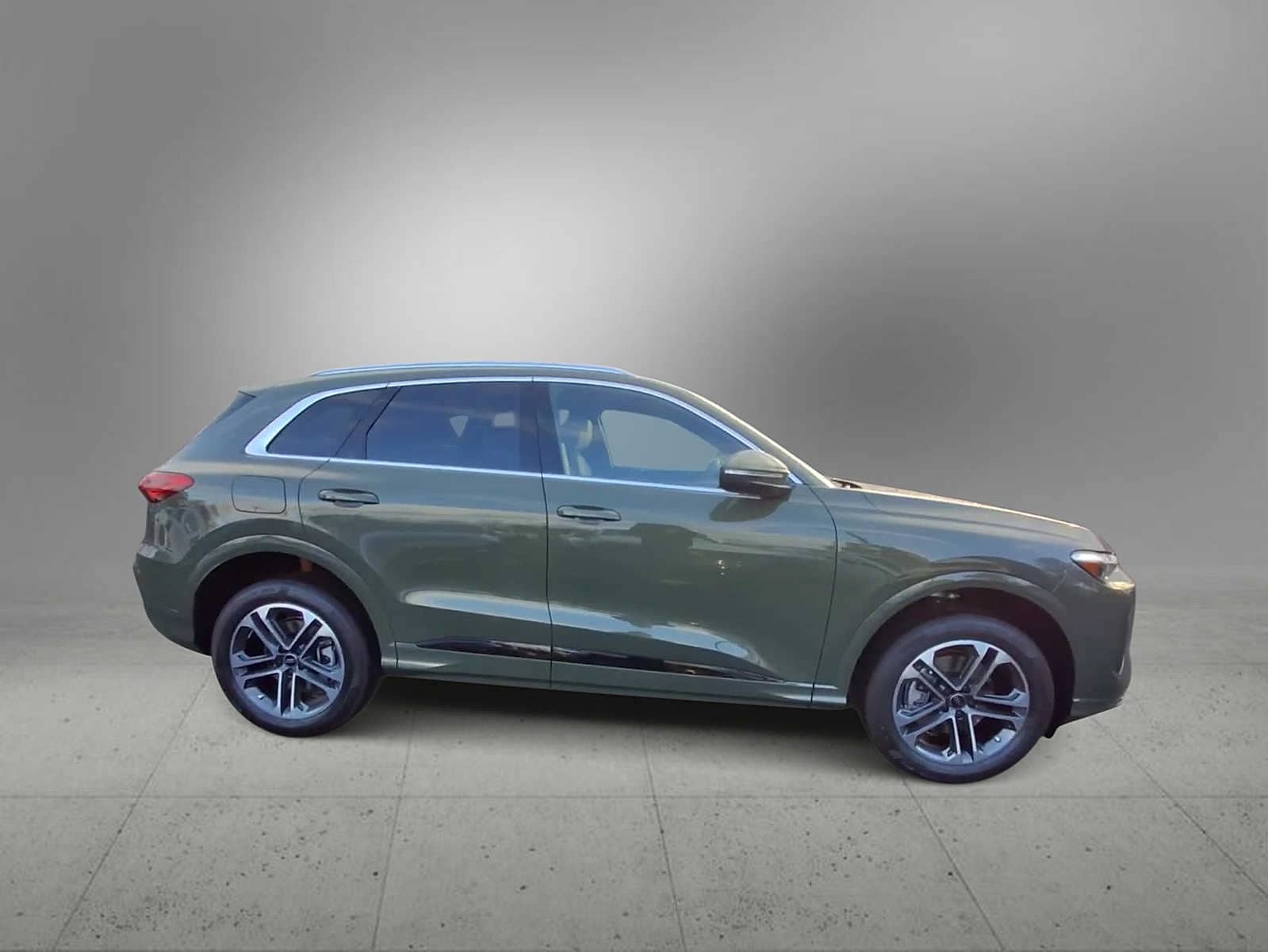 Thumbnail: 2025 Audi Q5 - 9