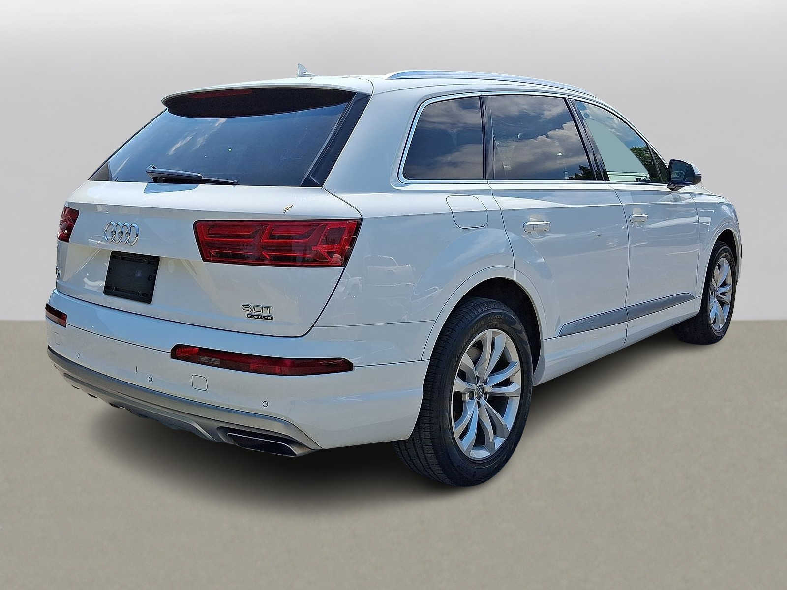 Thumbnail: 2017 Audi Q7 - 31