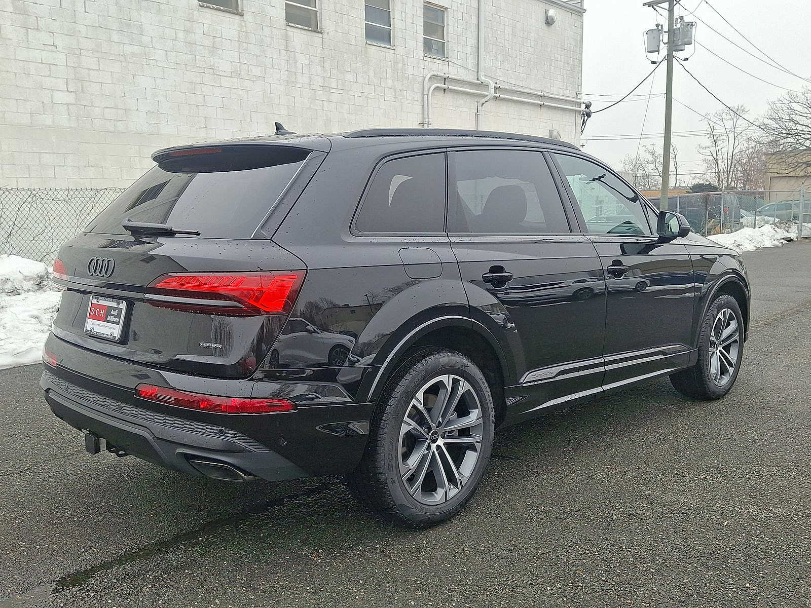 Thumbnail: 2026 Audi Q7 - 11