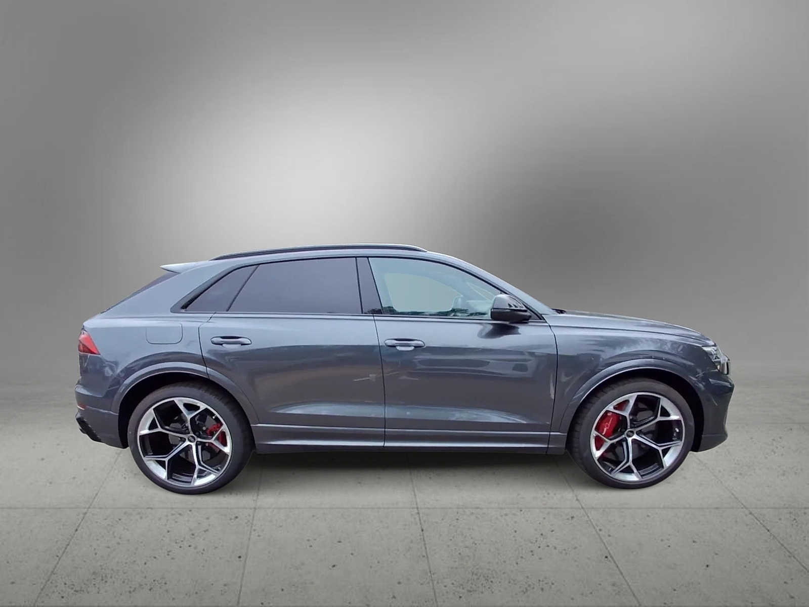 Thumbnail: 2025 Audi RS Q8 - 9