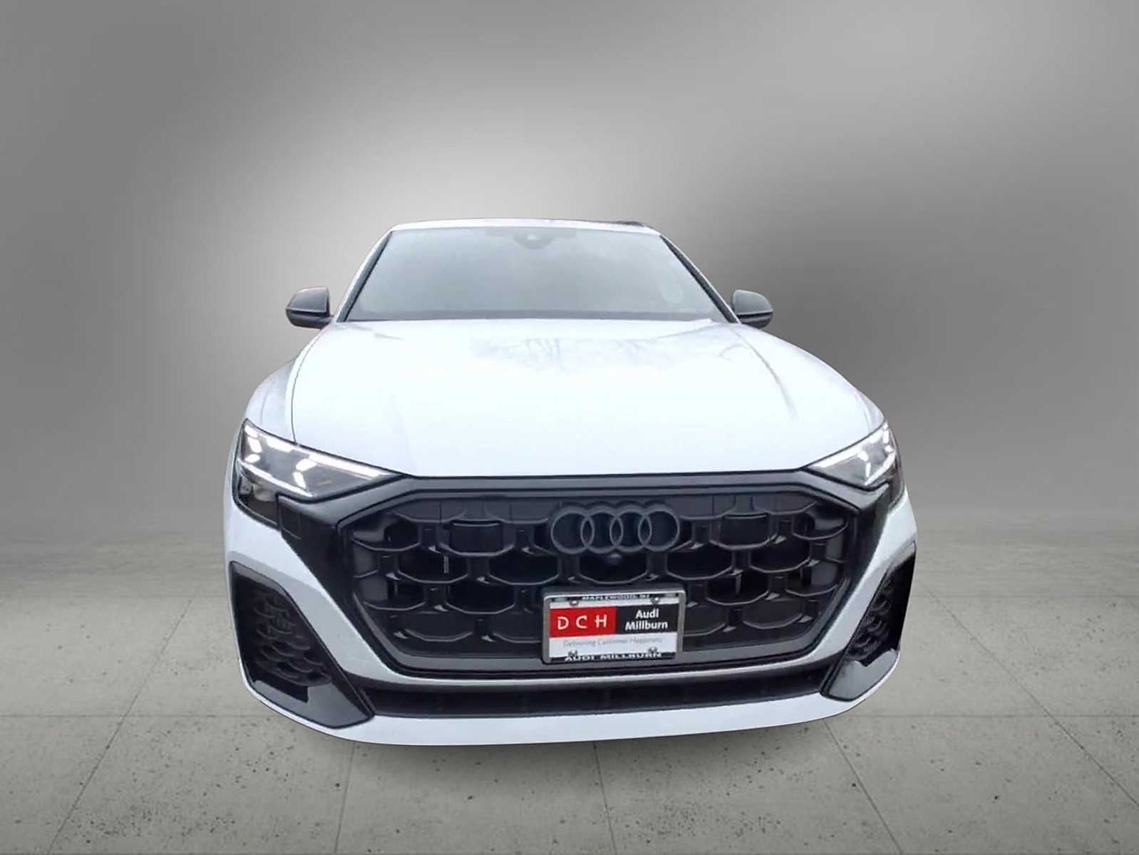 Thumbnail: 2026 Audi SQ8 - 3