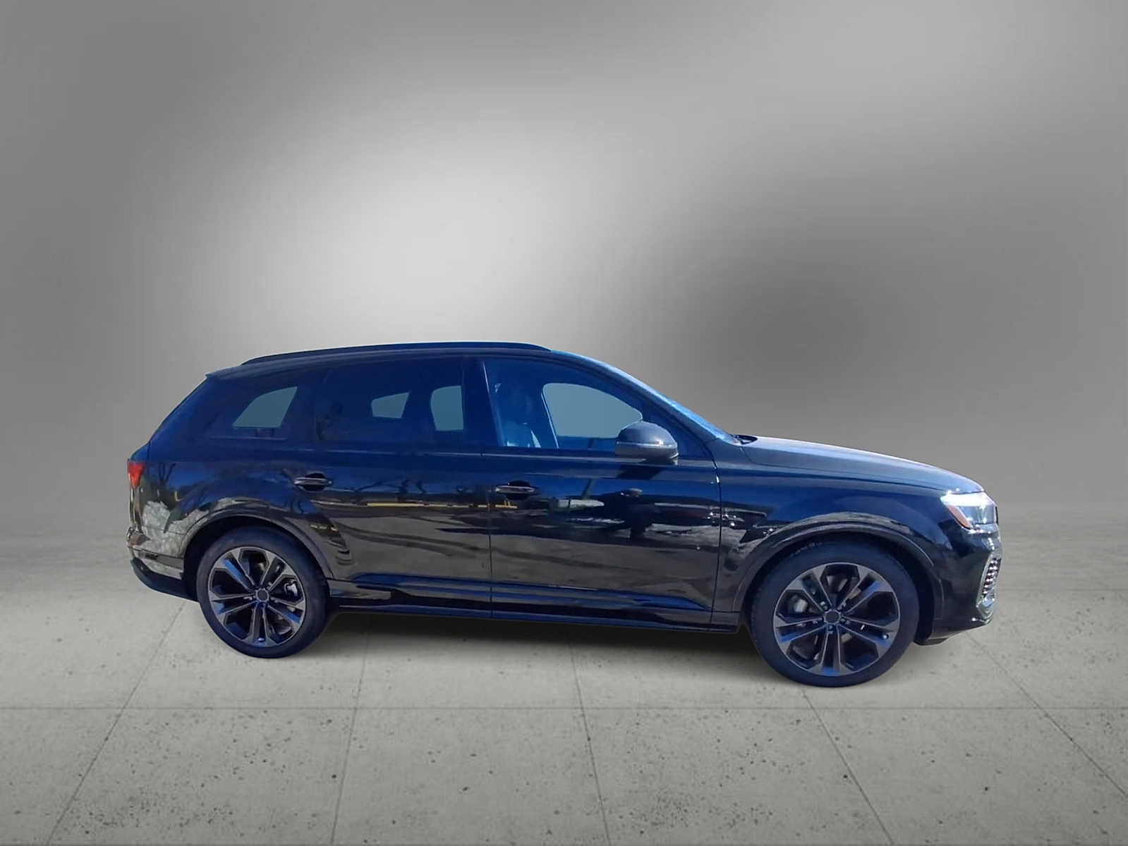 Thumbnail: 2026 Audi Q7 - 9