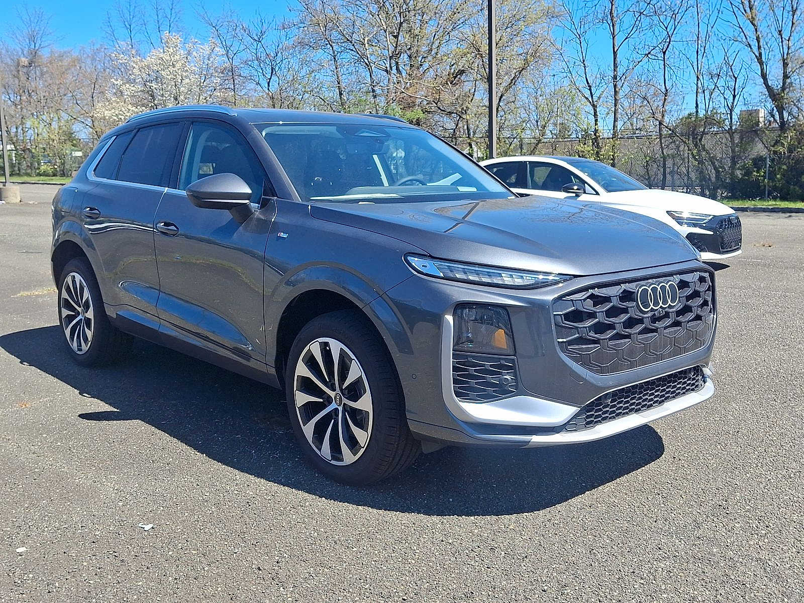 Thumbnail: 2026 Audi Q3 - 10