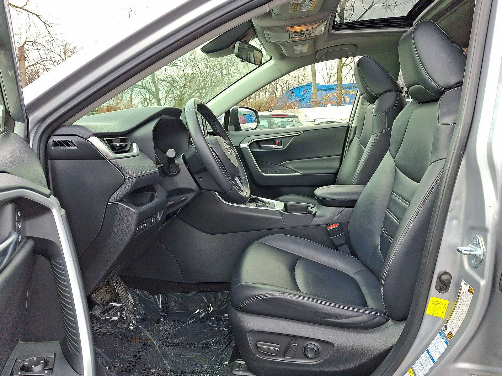 Thumbnail: 2019 Toyota RAV4 - 11