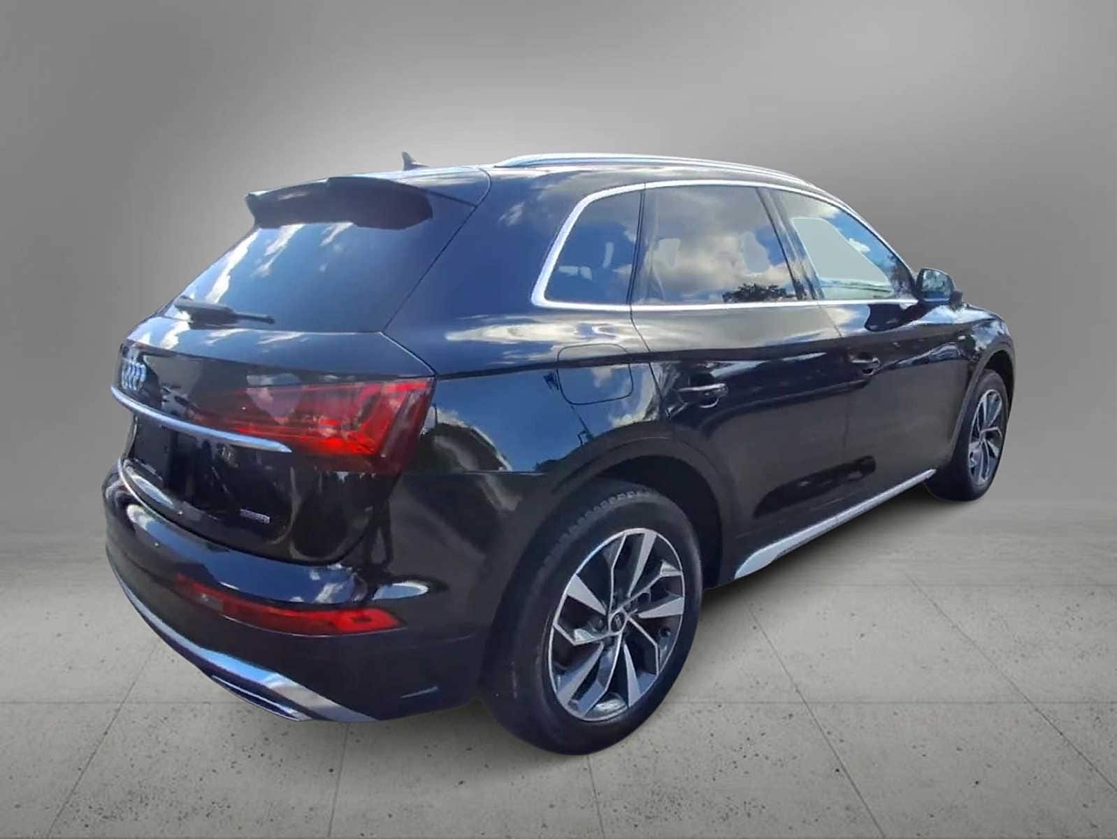Thumbnail: 2023 Audi Q5 - 8