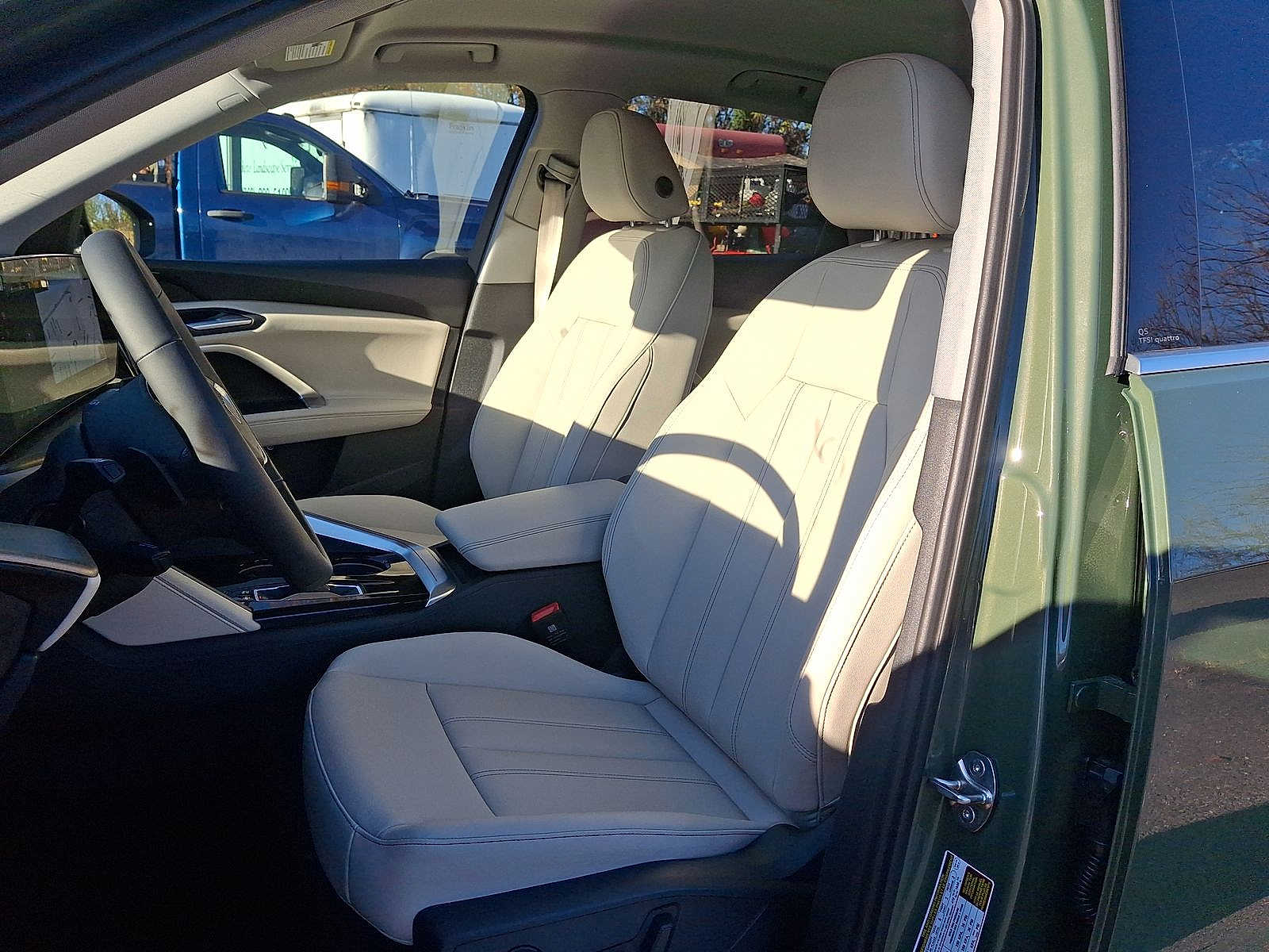 Thumbnail: 2025 Audi Q5 - 13