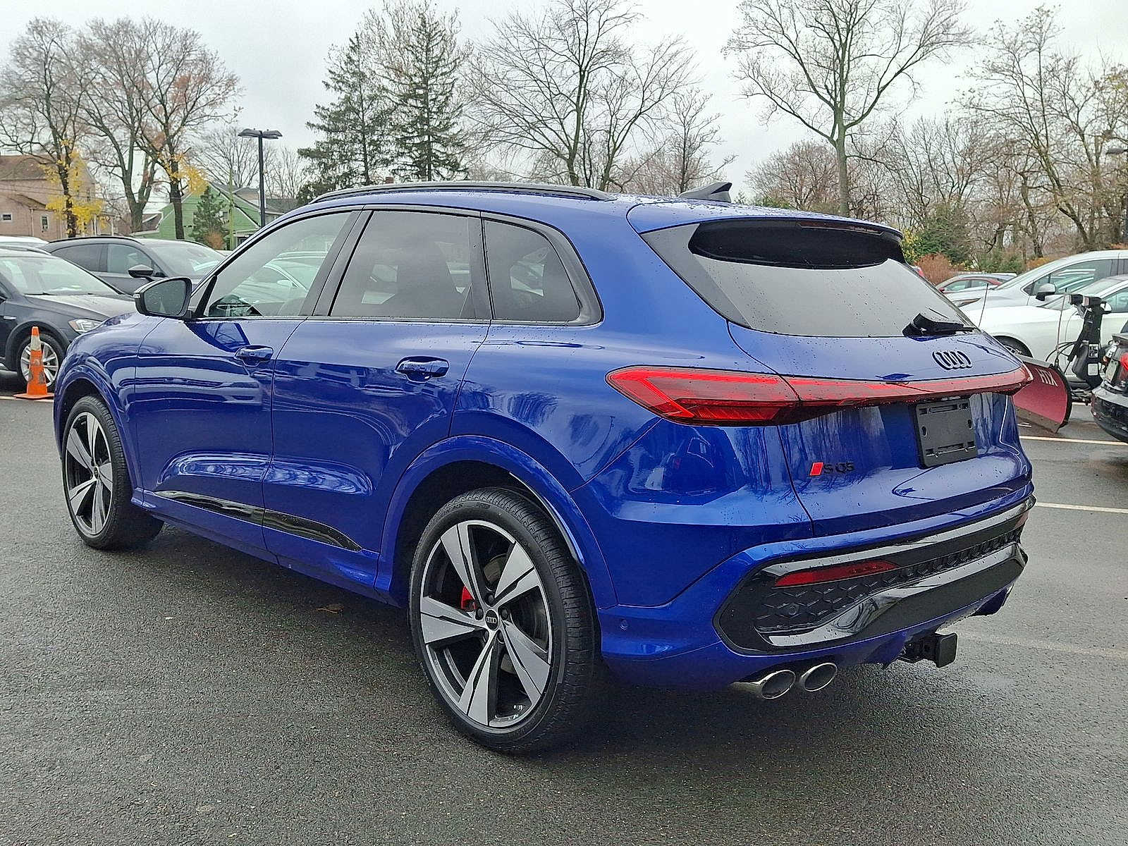 Thumbnail: 2025 Audi SQ5 - 12