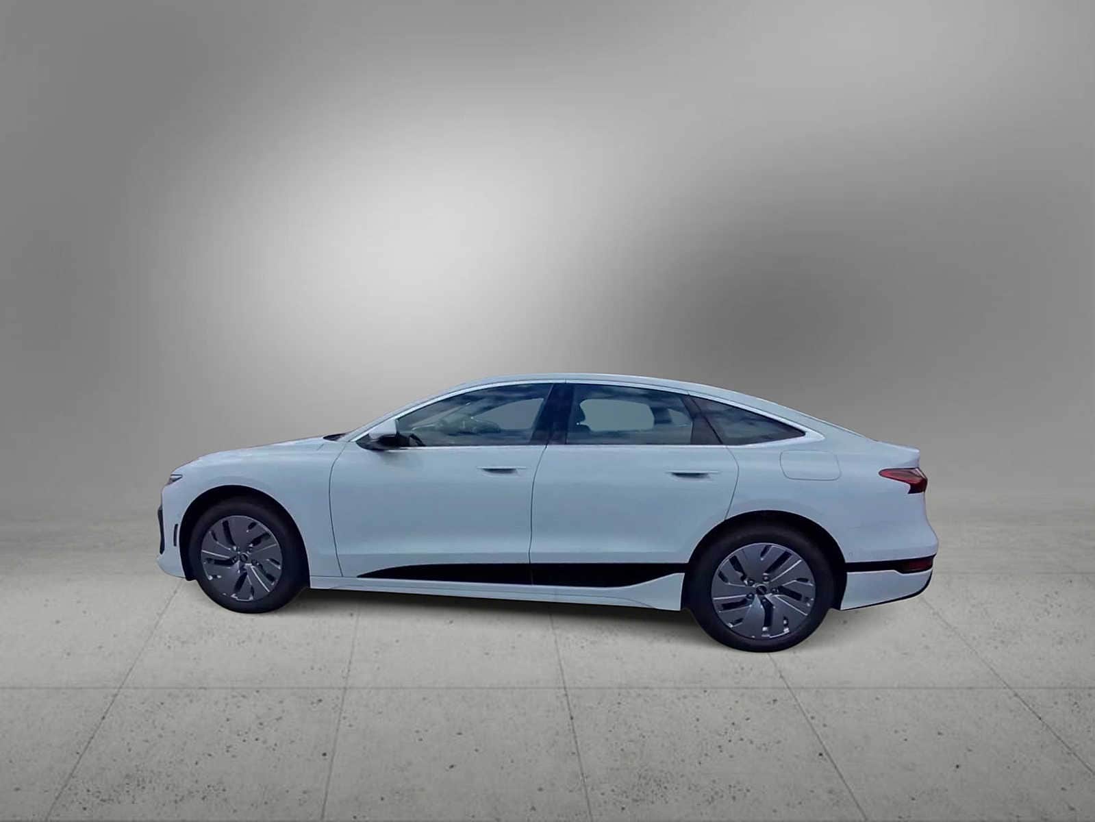 Thumbnail: 2025 Audi e-tron S - 5